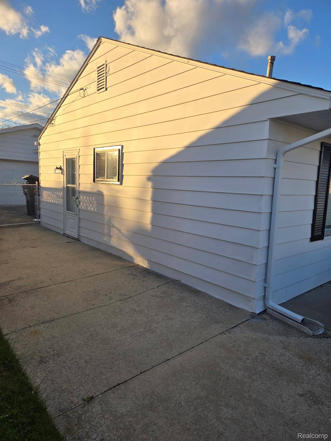 Roseville, MI 48066,28319 Waverly ST