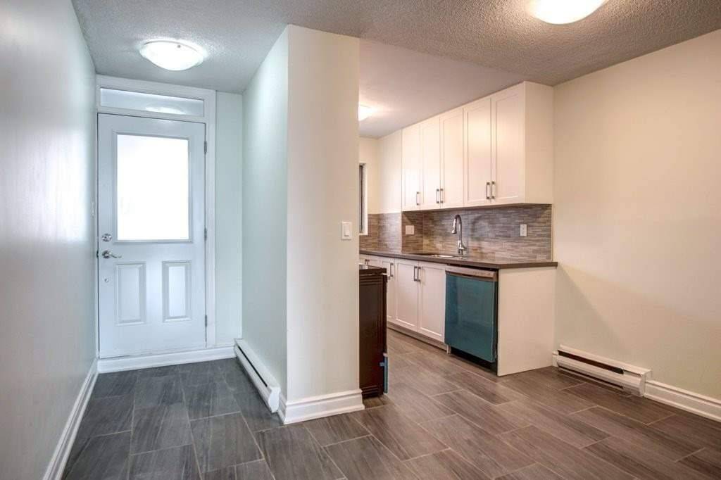 Toronto C11, ON M3C 2Z2,40 Sunny Glenway #308