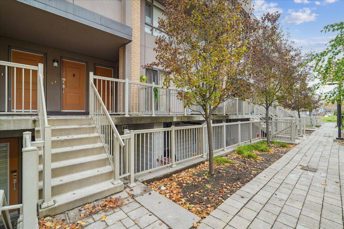 Toronto E11, ON M1B 0C4,90 Orchid Place DR #304