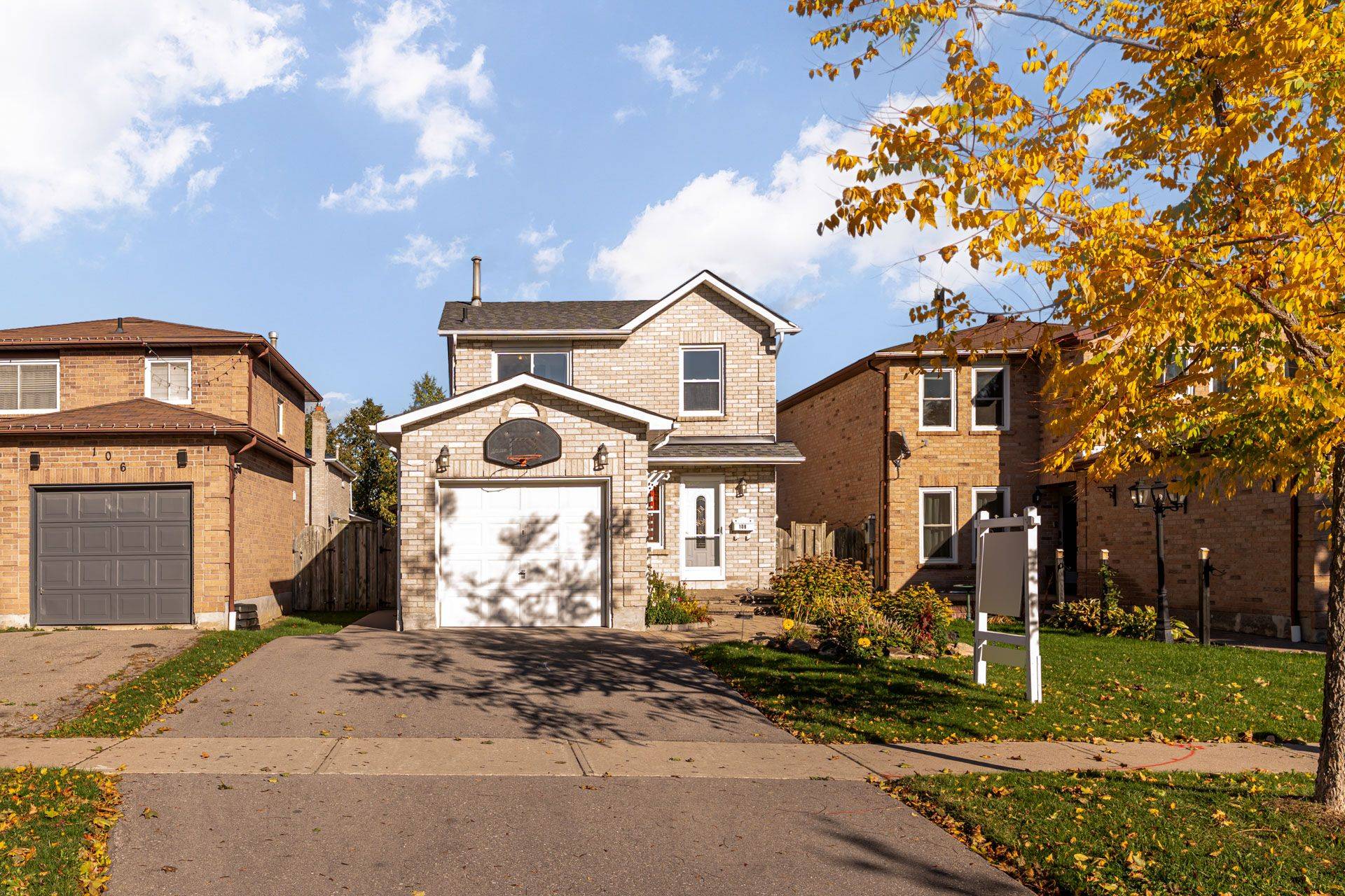 Ajax, ON L1T 1T3,108 Rotherglen RD N