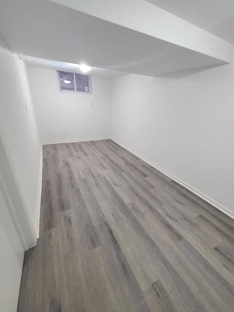 Vaughan, ON L4J 6P1,26 Millcroft WAY #(Bsmnt)