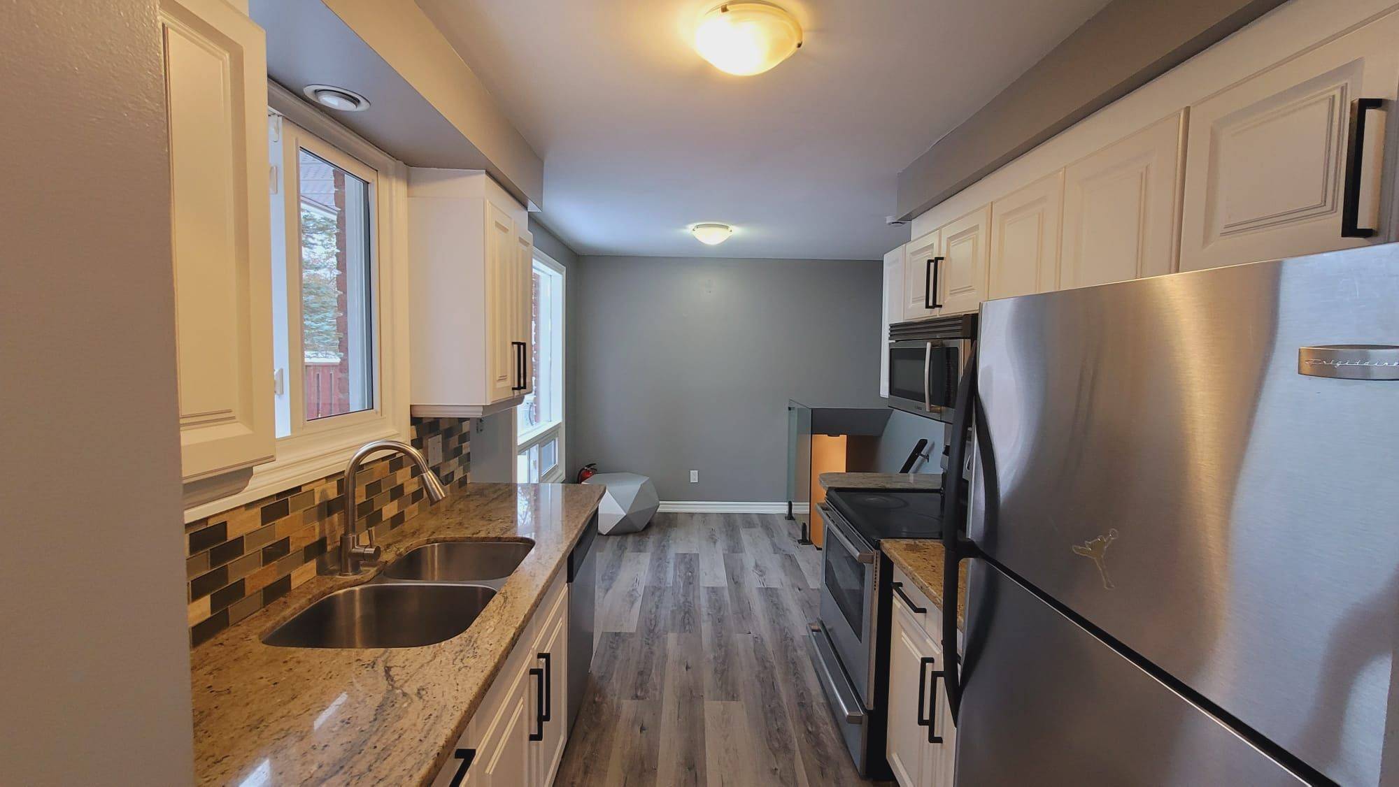 Barrie, ON L4M 5C1,39 Bernick DR