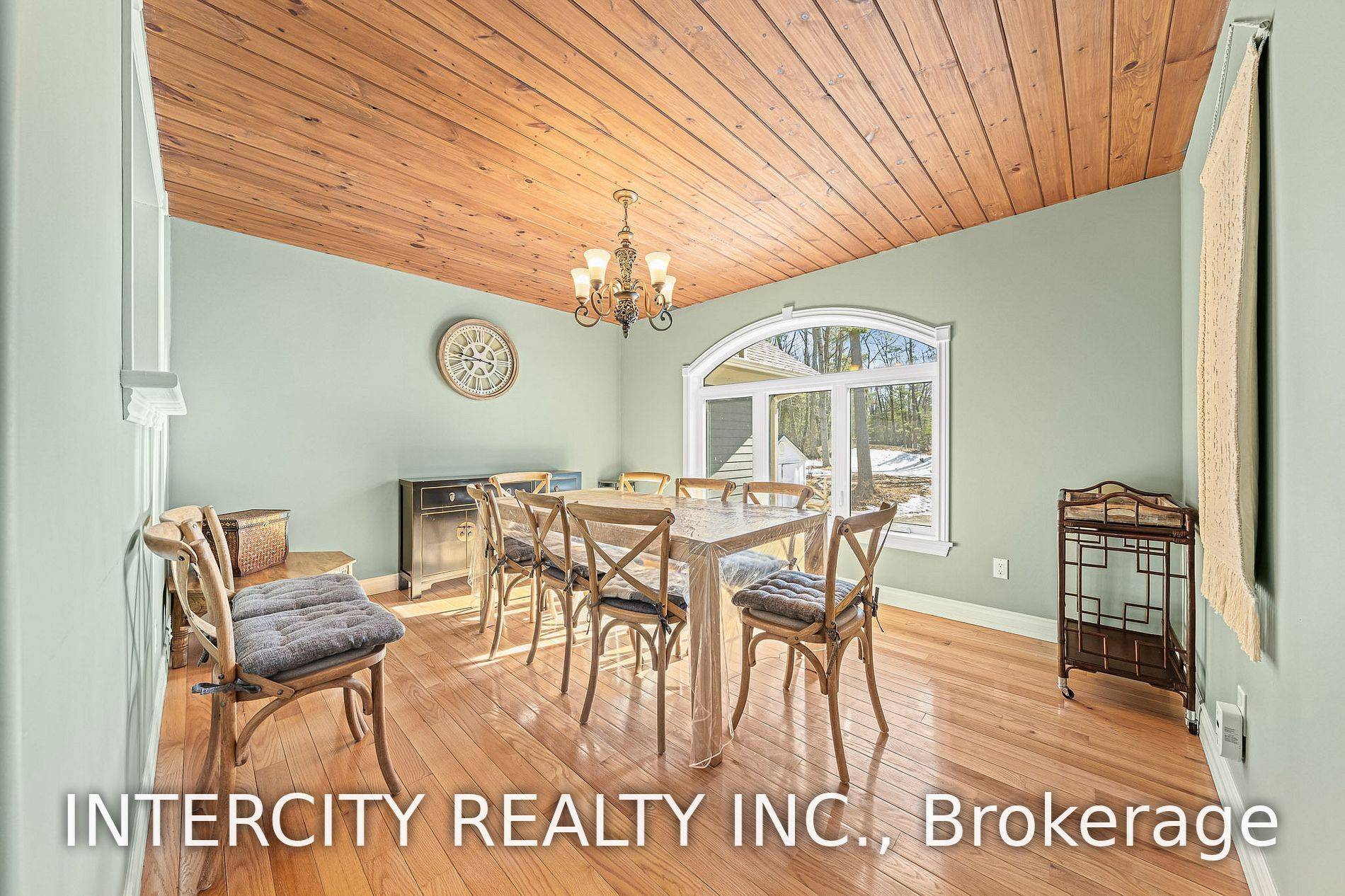 Wasaga Beach, ON L9Z 2T4,229 Sunnidale RD