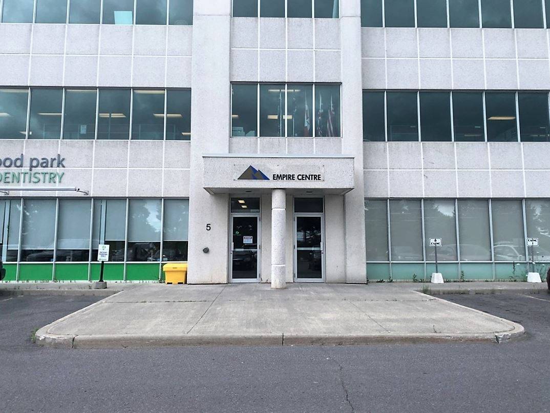 Kingston, ON K7K 7E9,496 Discovery AVE