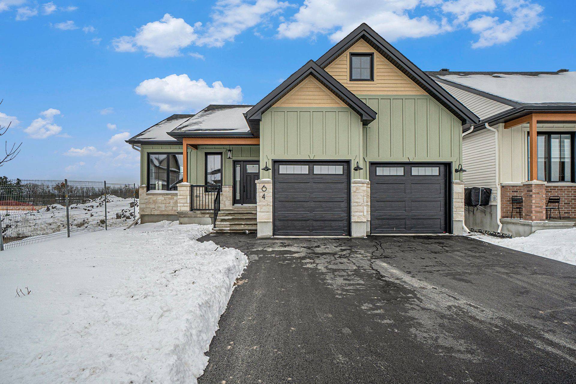 North Stormont, ON K0A 1R0,64 HELEN ST