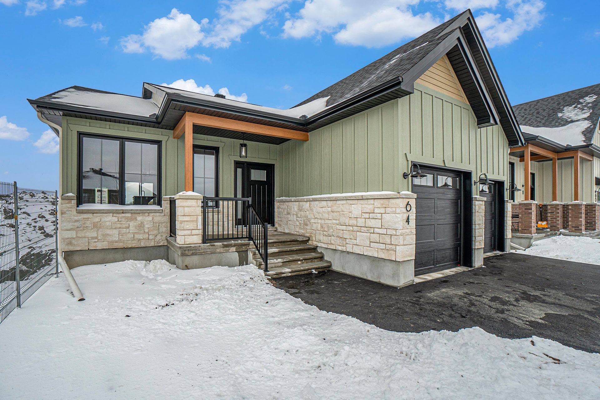 North Stormont, ON K0A 1R0,64 HELEN ST