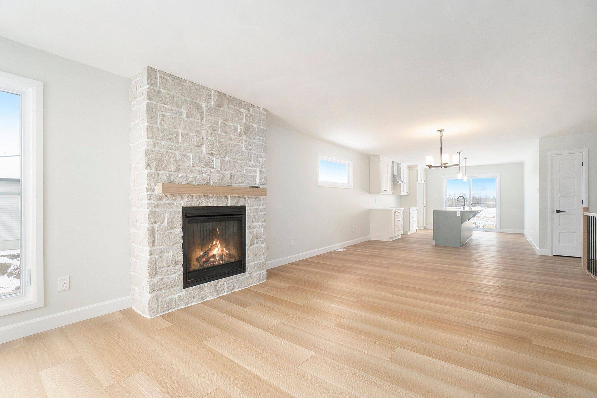 North Stormont, ON K0A 1R0,64 HELEN ST