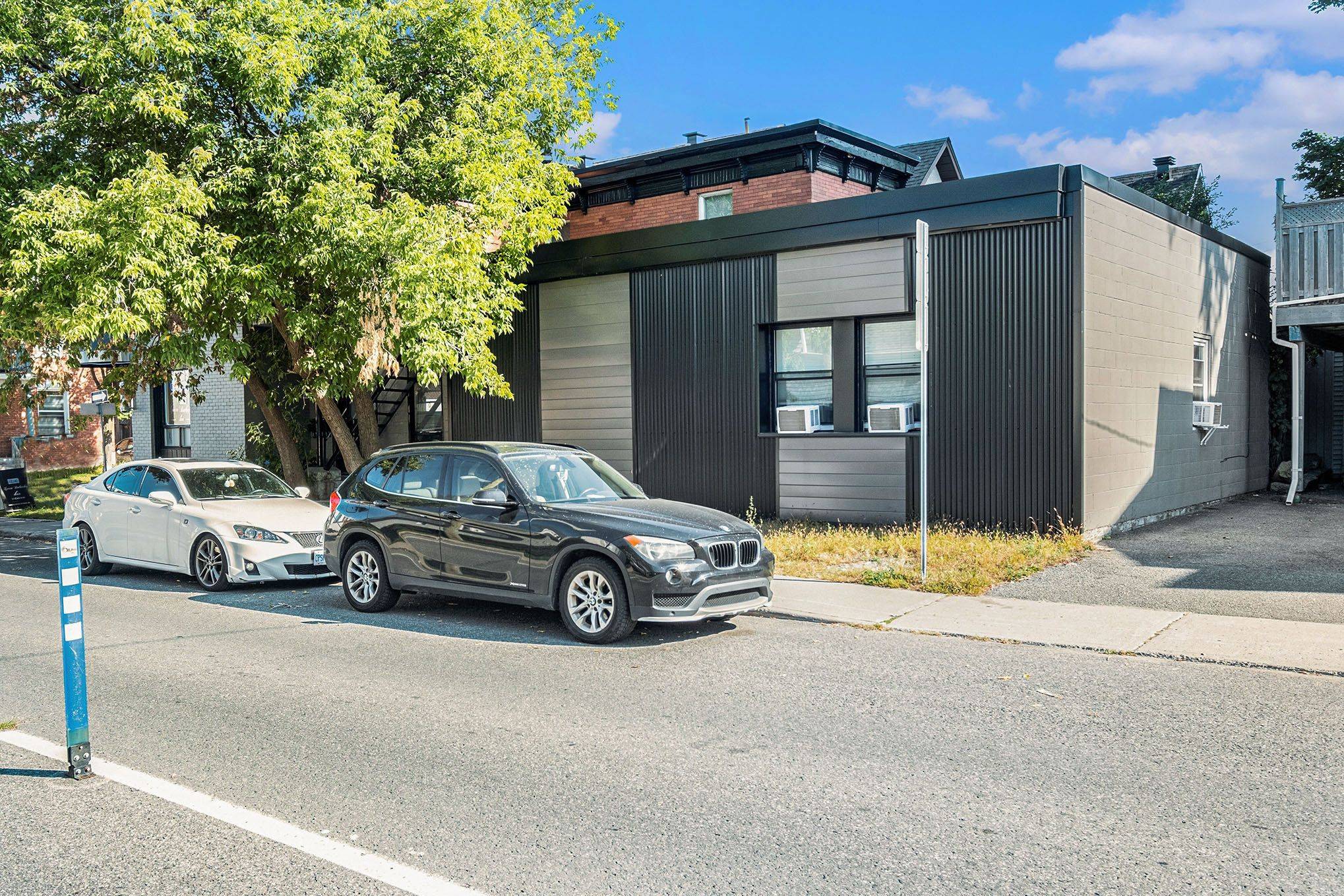 Ottawa Centre, ON K1R 6C6,115 PERCY ST #3