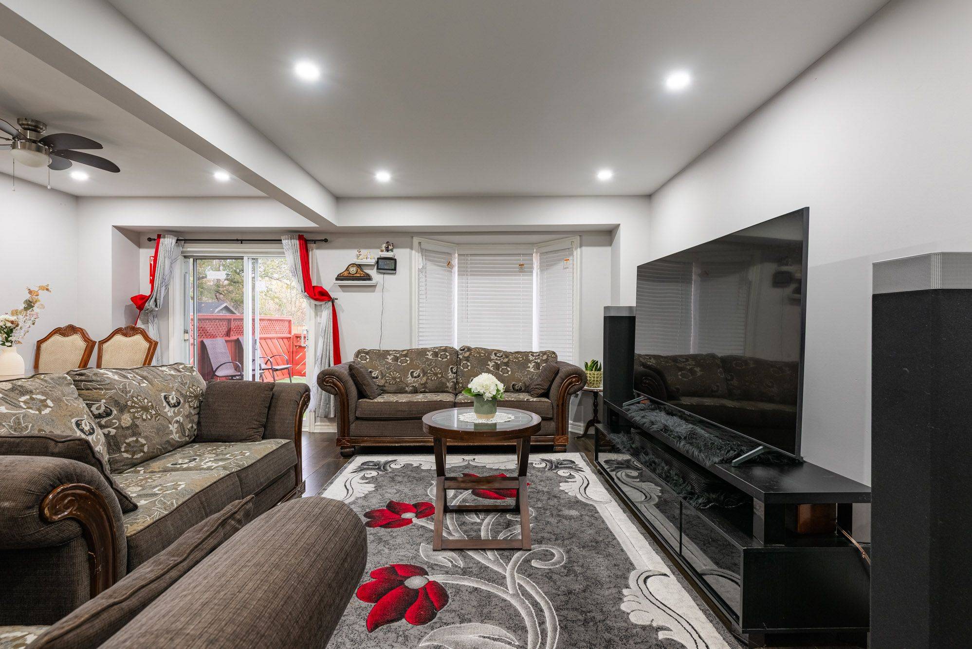 Welland, ON L3C 7E3,201 Windsor ST