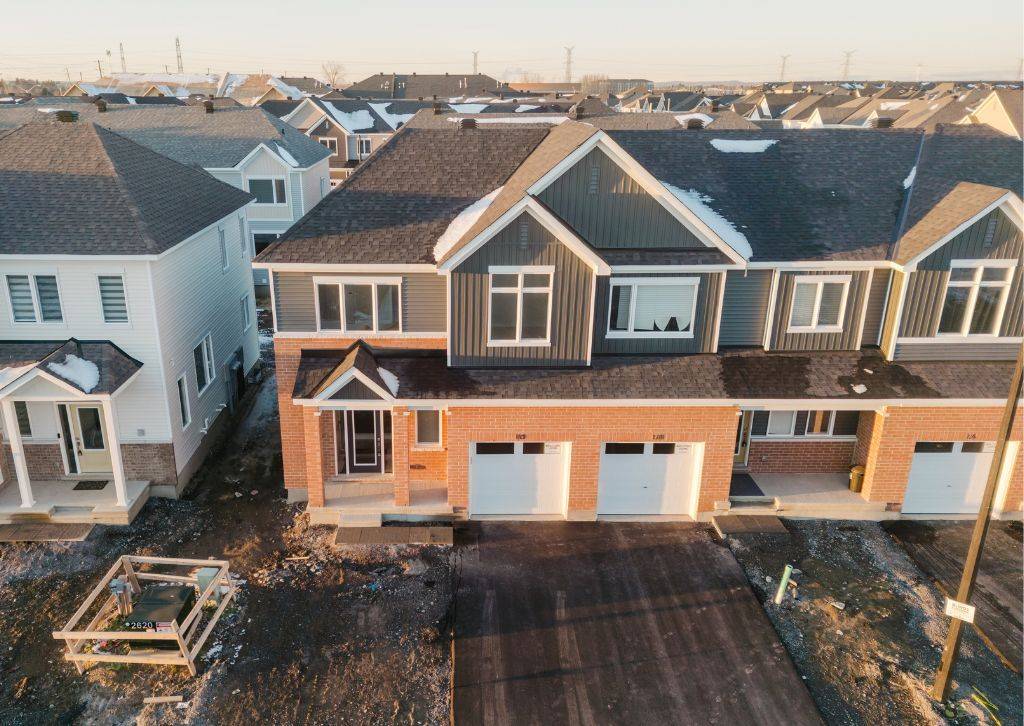 Orleans - Cumberland And Area, ON K4A 2N3,180 Ryan Reynolds WAY