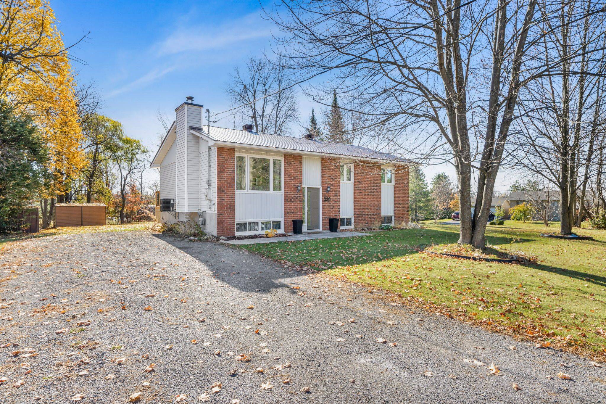 Clarence-rockland, ON K4K 1K7,220 Agathe ST