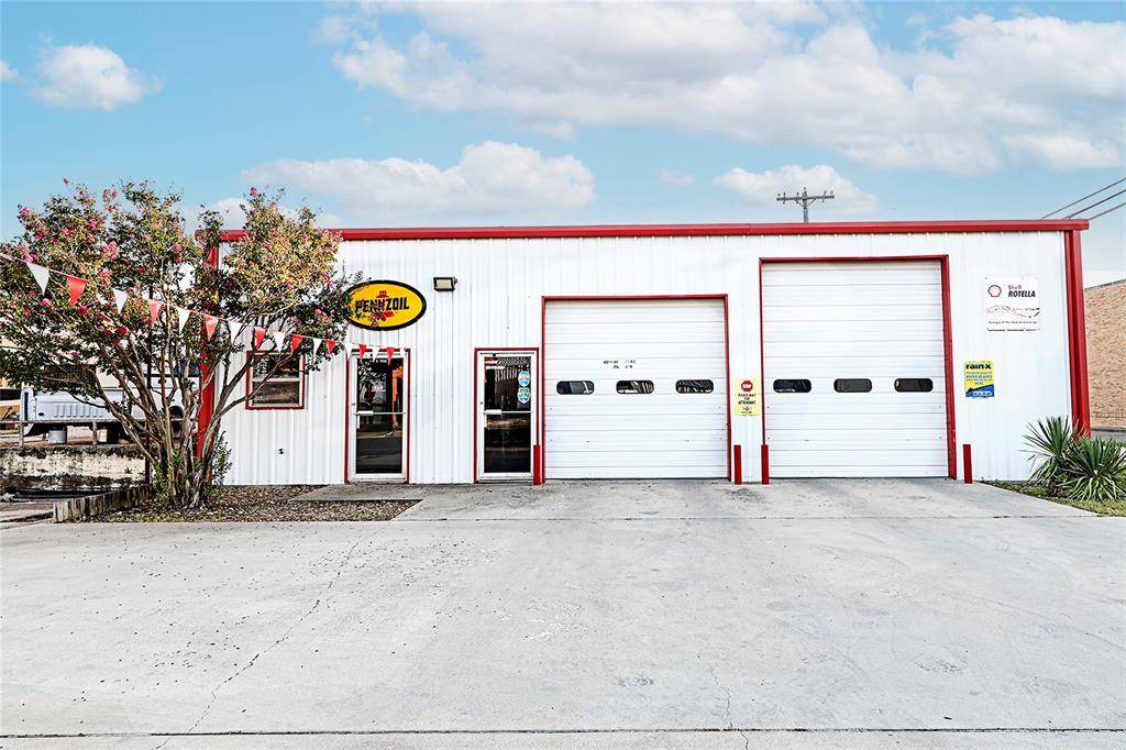 Bowie, TX 76230,108 E Wise Street