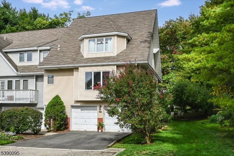 Glen Rock Boro, NJ 07452,19 Iris Cir N