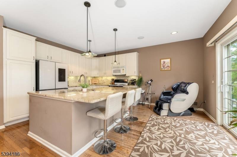 Clinton Twp., NJ 08801,18 La Costa Dr