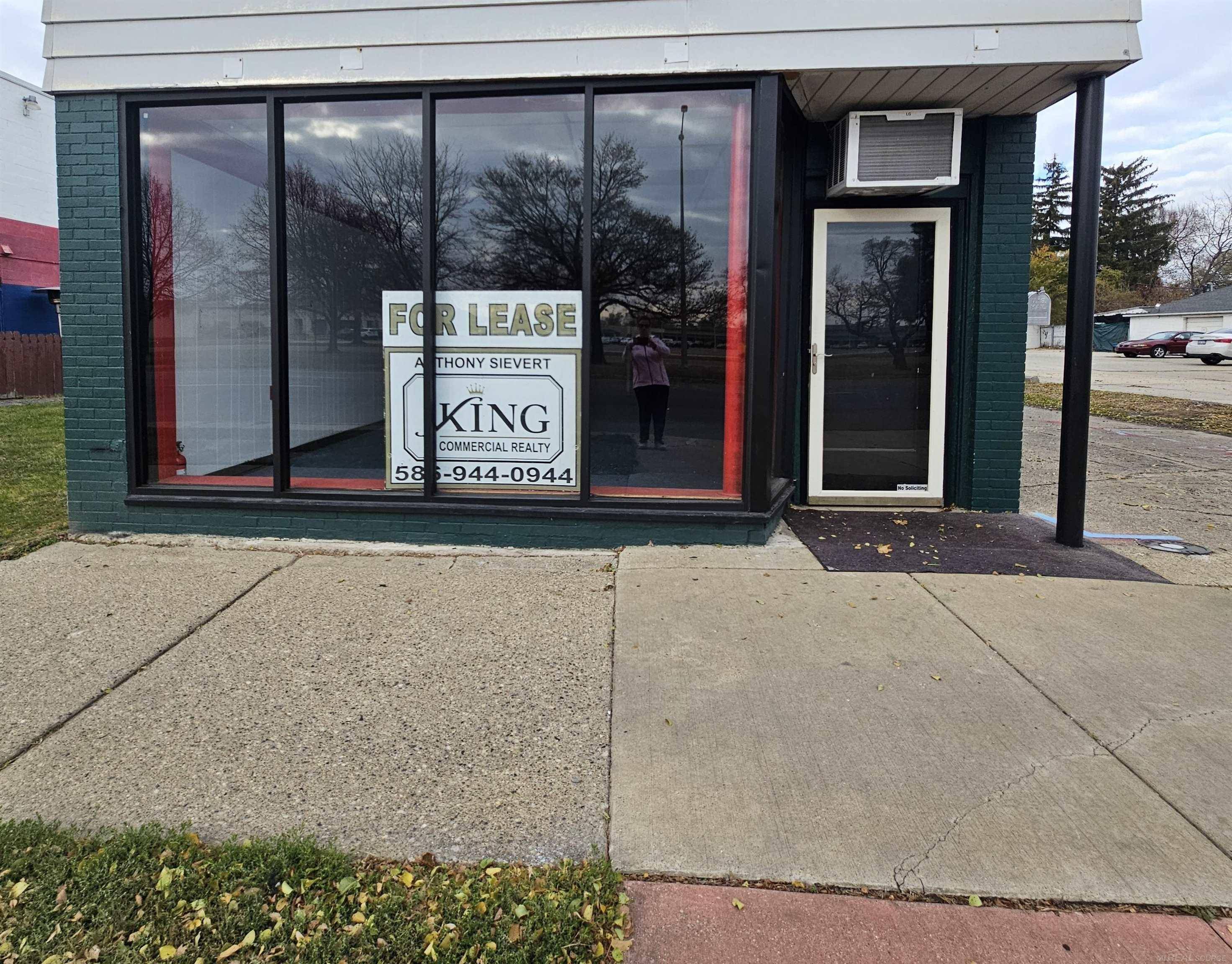 Roseville, MI 48066,26323 Gratiot AVE