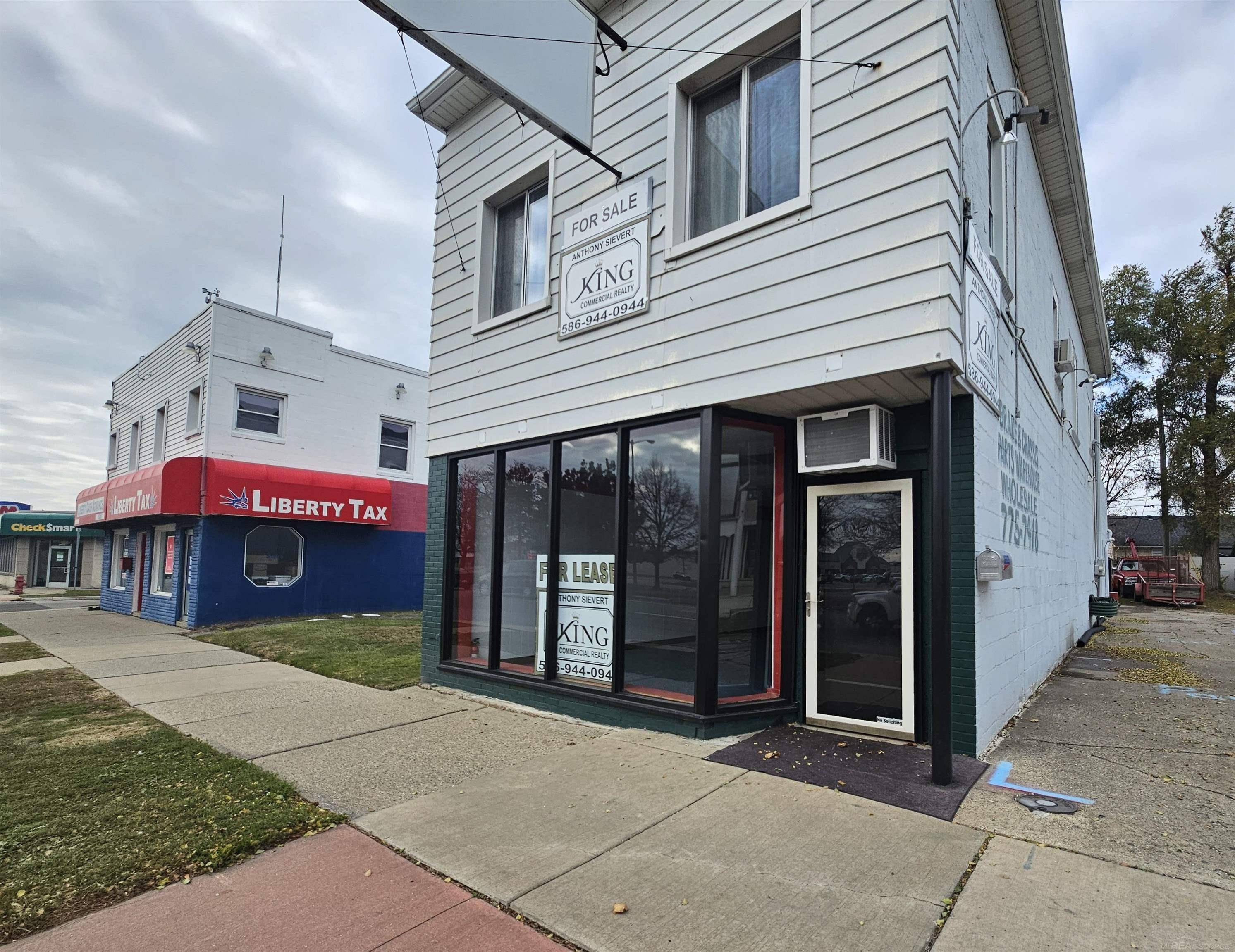 Roseville, MI 48066,26323 Gratiot AVE