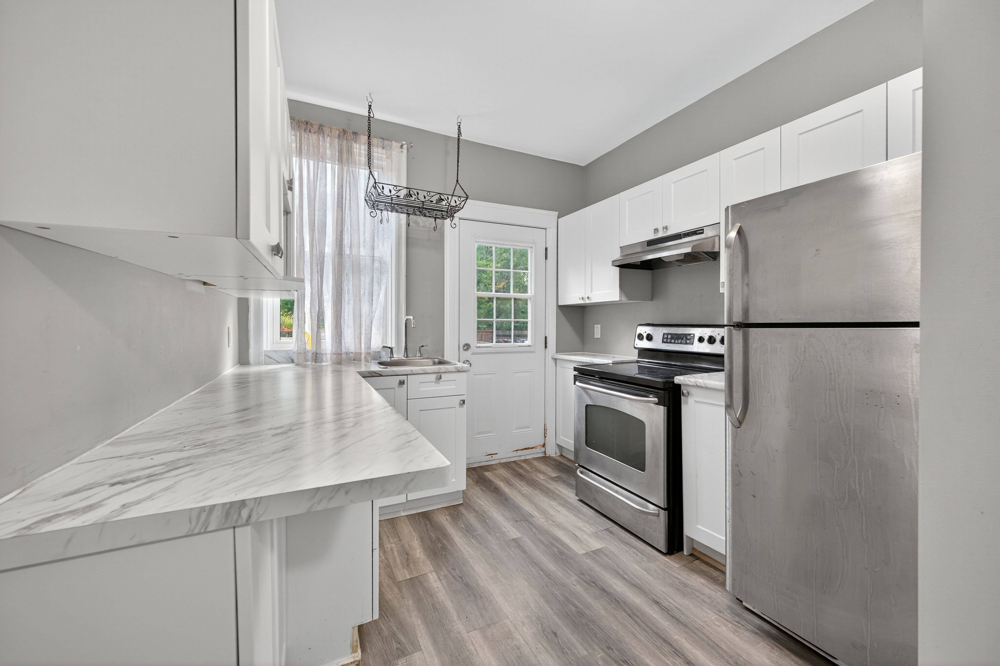 Hamilton, ON L8N 1S9,188 Stinson ST