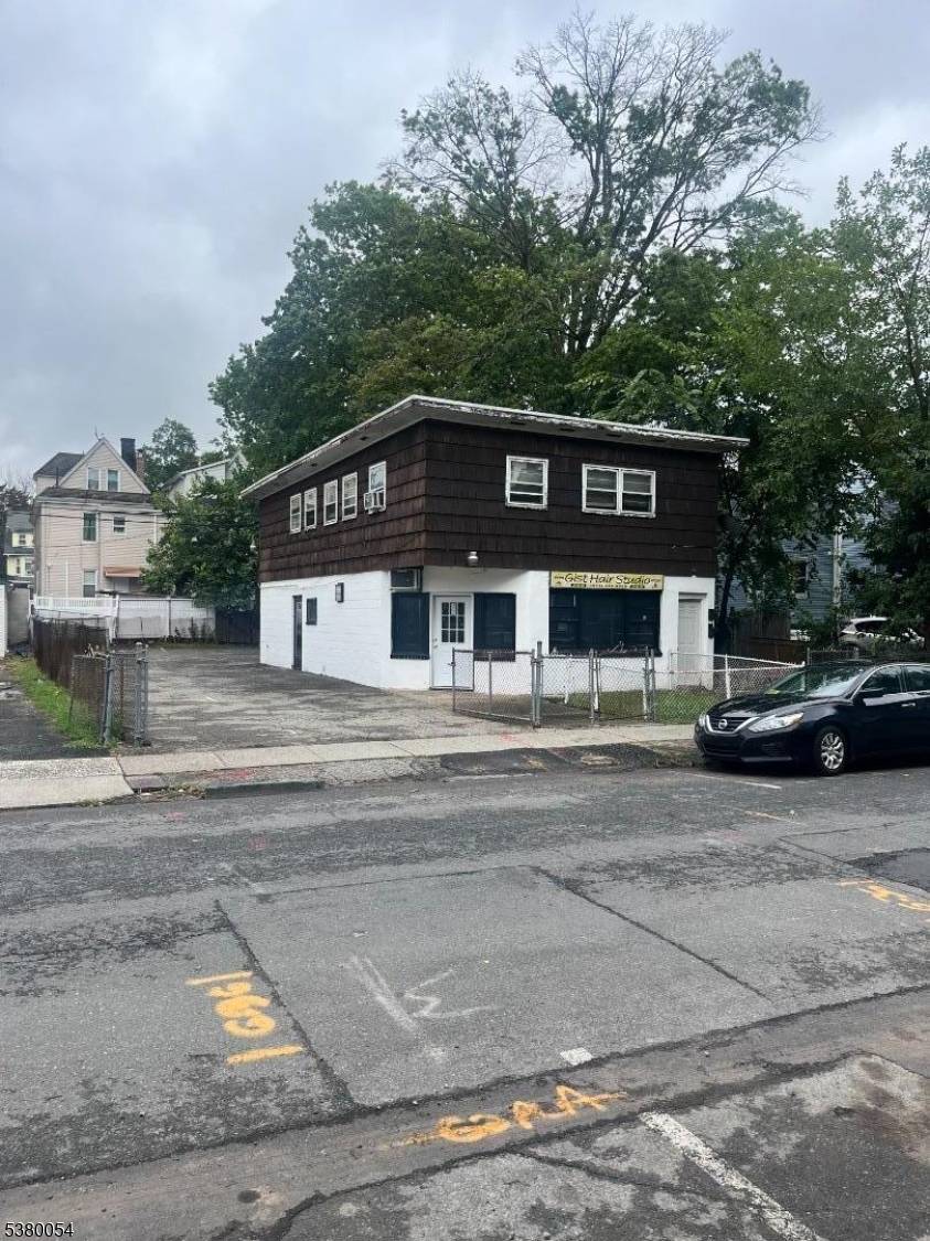 East Orange City, NJ 07018,288 Amherst St