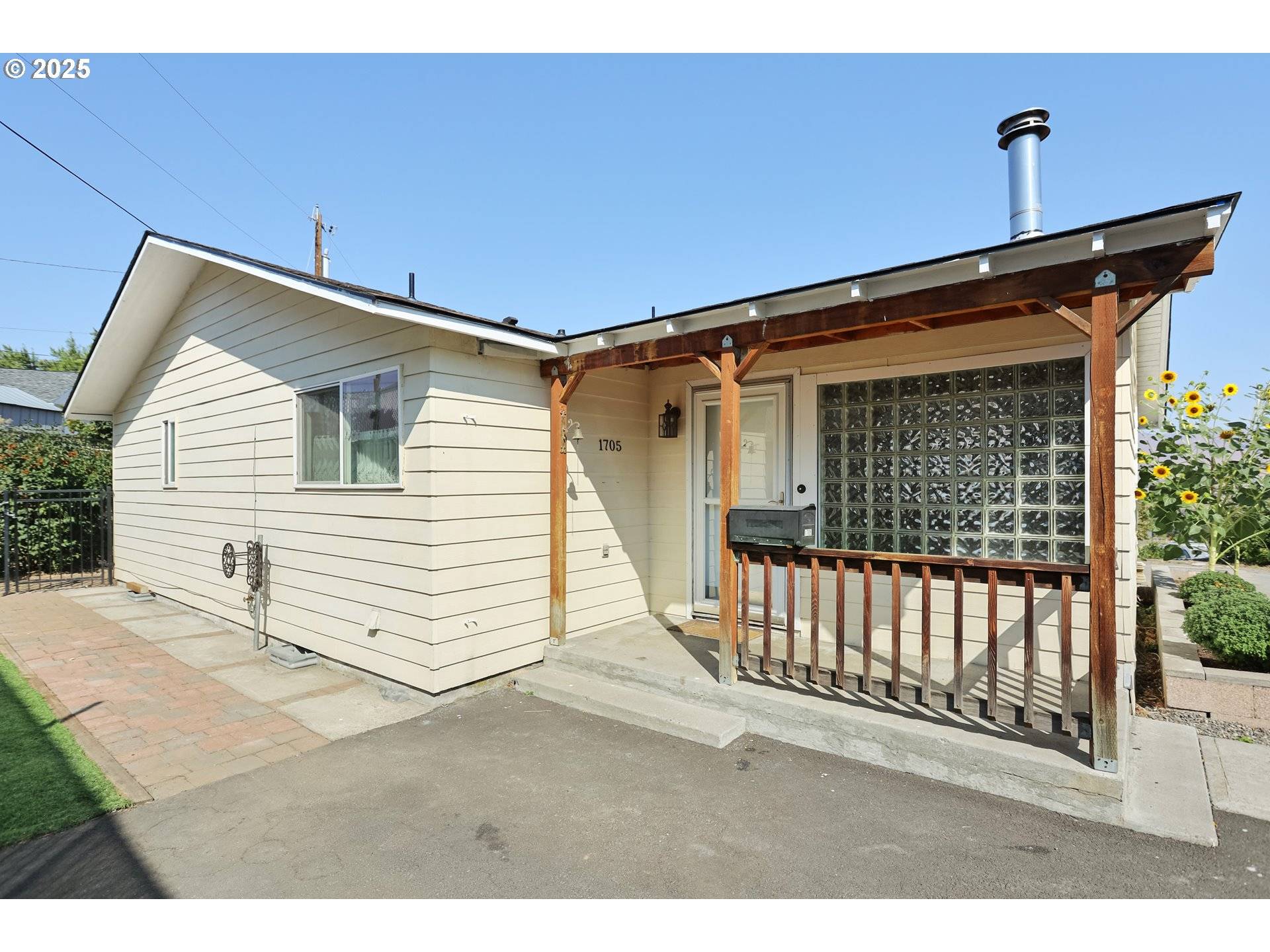 The Dalles, OR 97058,1705 NEVADA ST