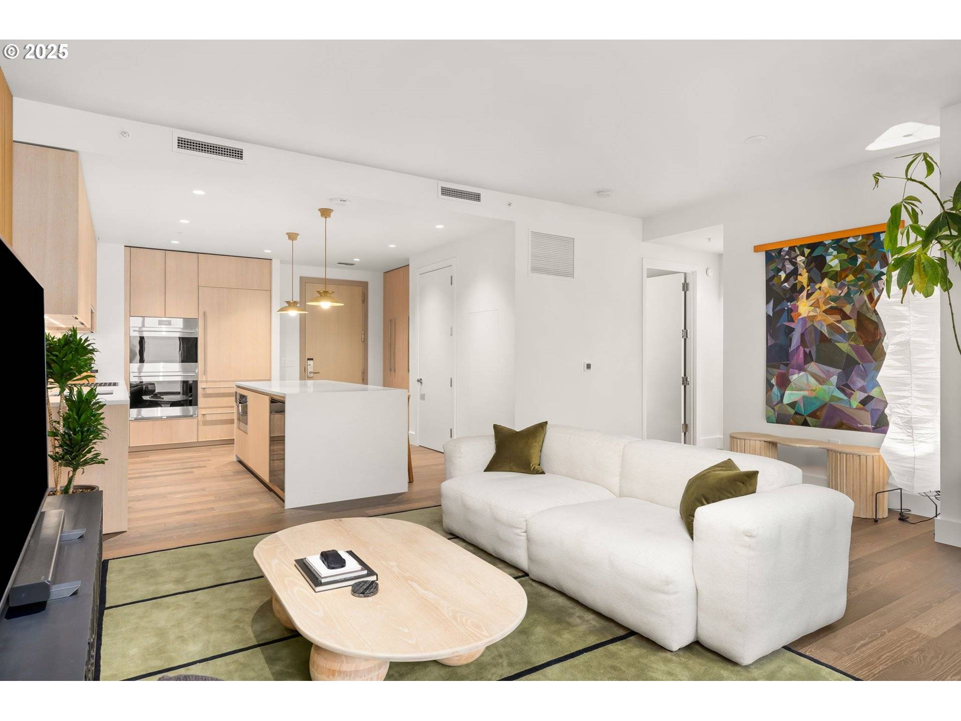 Portland, OR 97205,550 SW 10TH AVE #3003