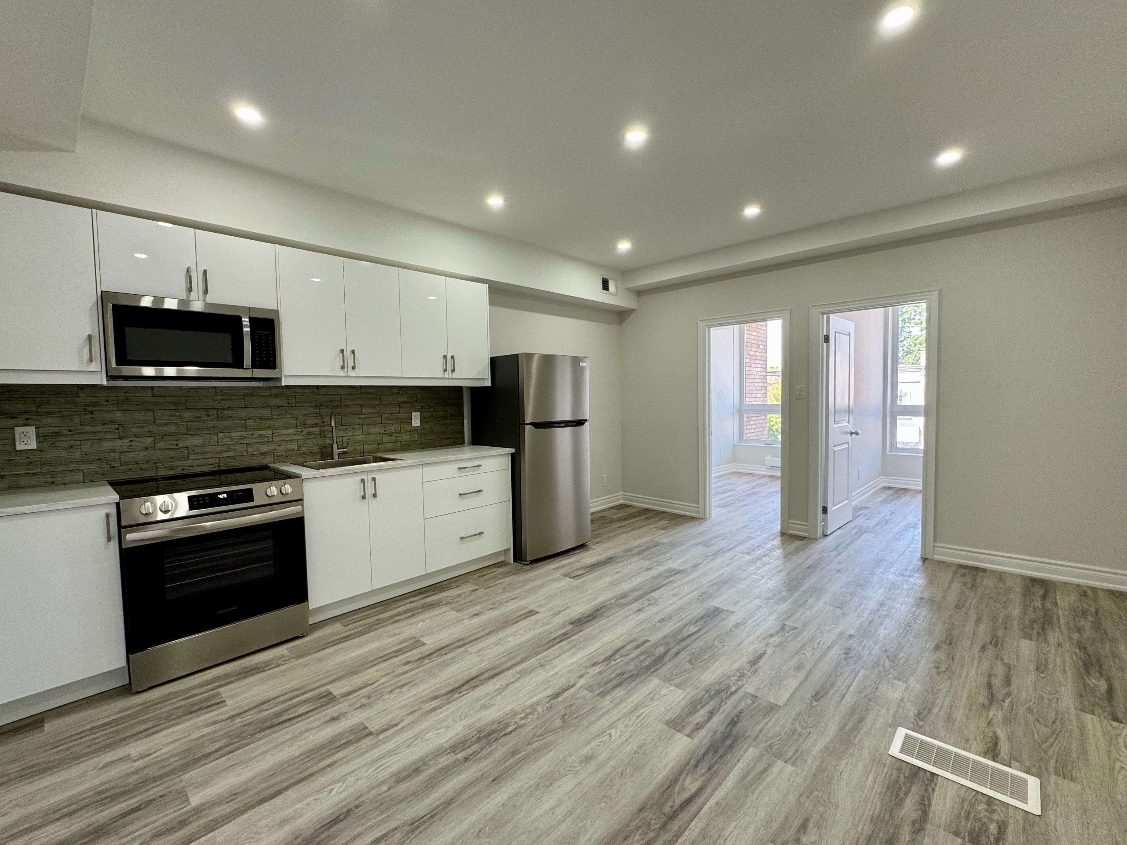 Toronto E02, ON M4C 1J7,2007 Danforth AVE