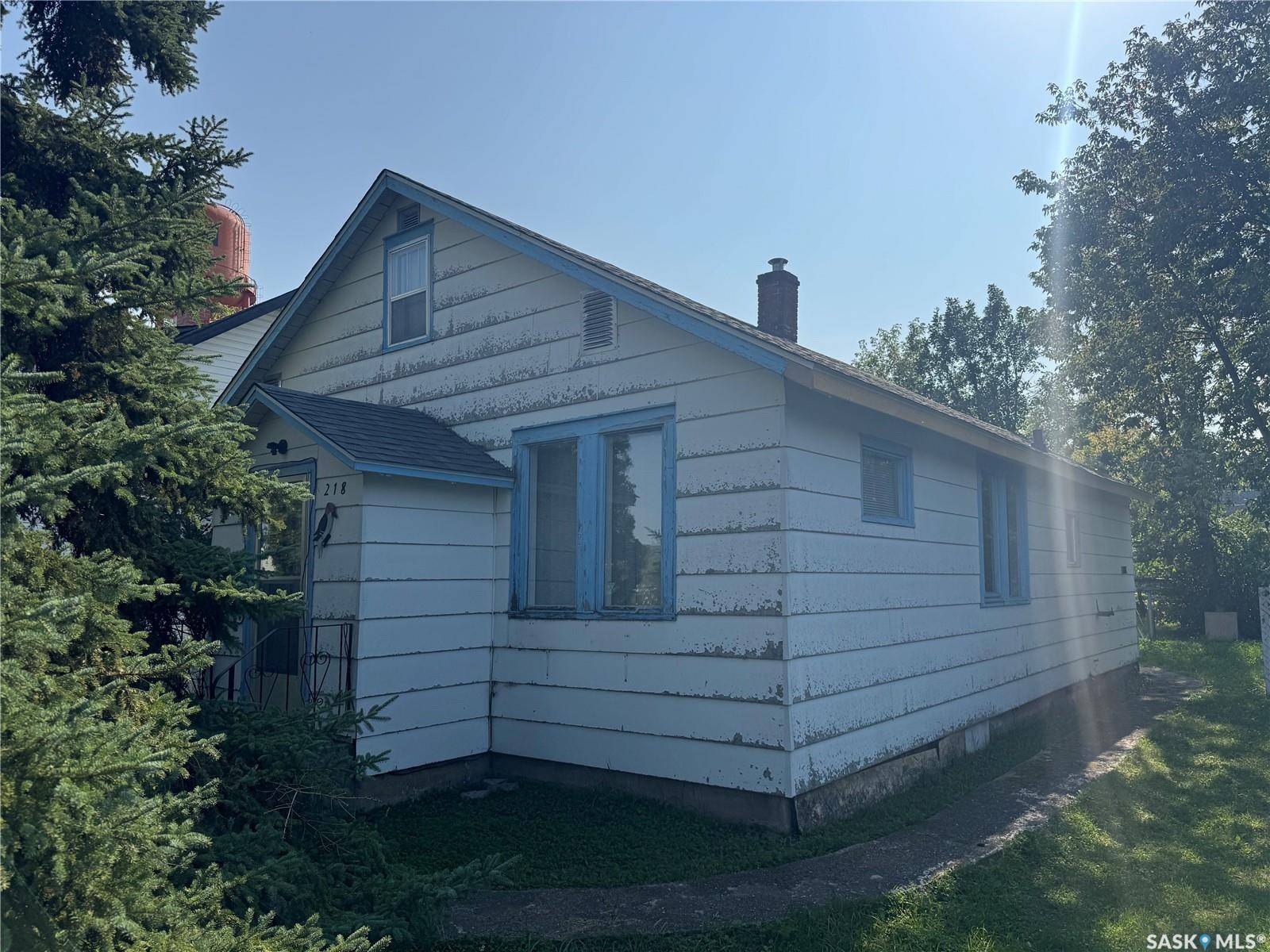 Nipawin, SK S0E 1E0,218 4th STREET W