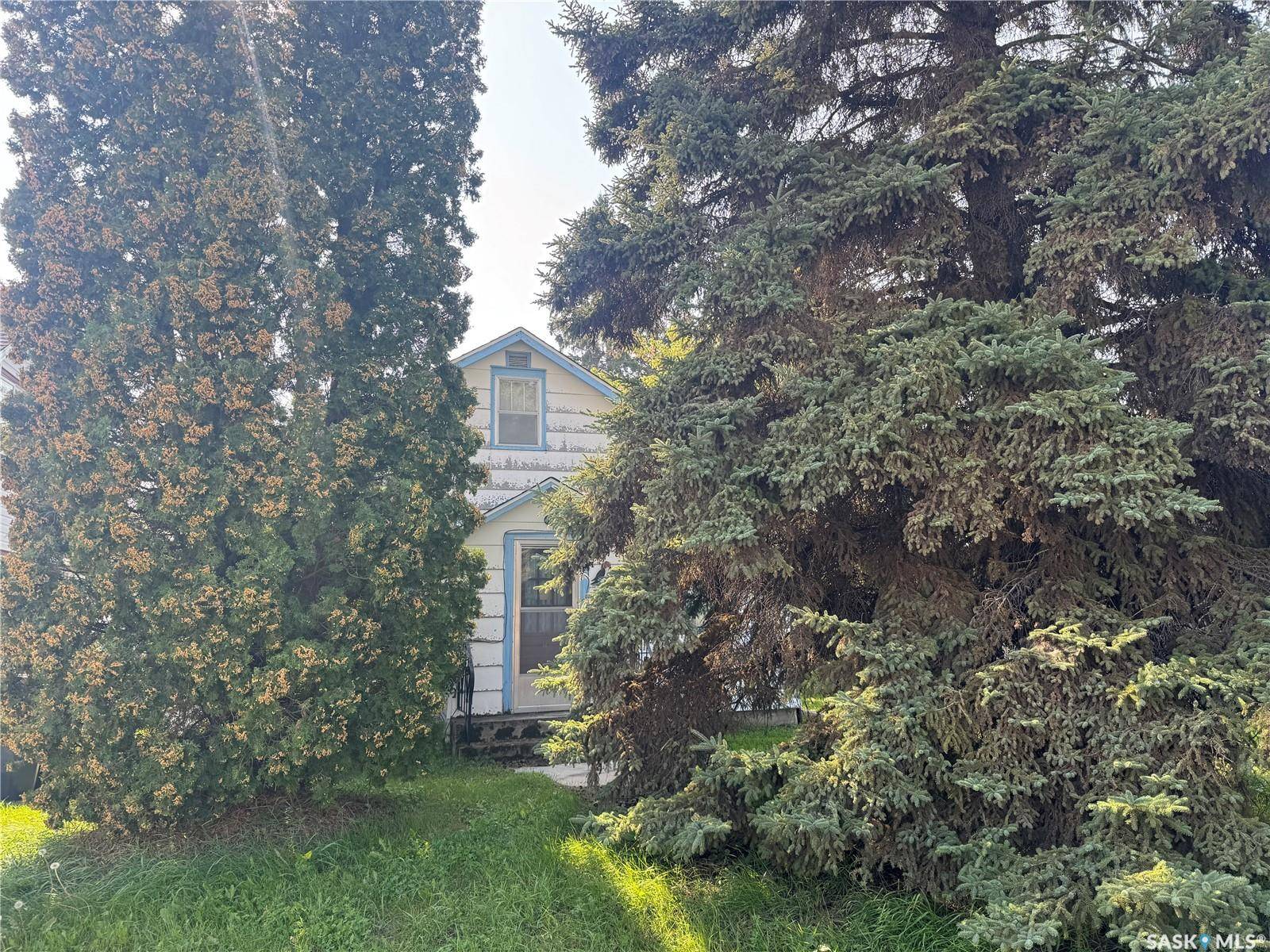 Nipawin, SK S0E 1E0,218 4th STREET W