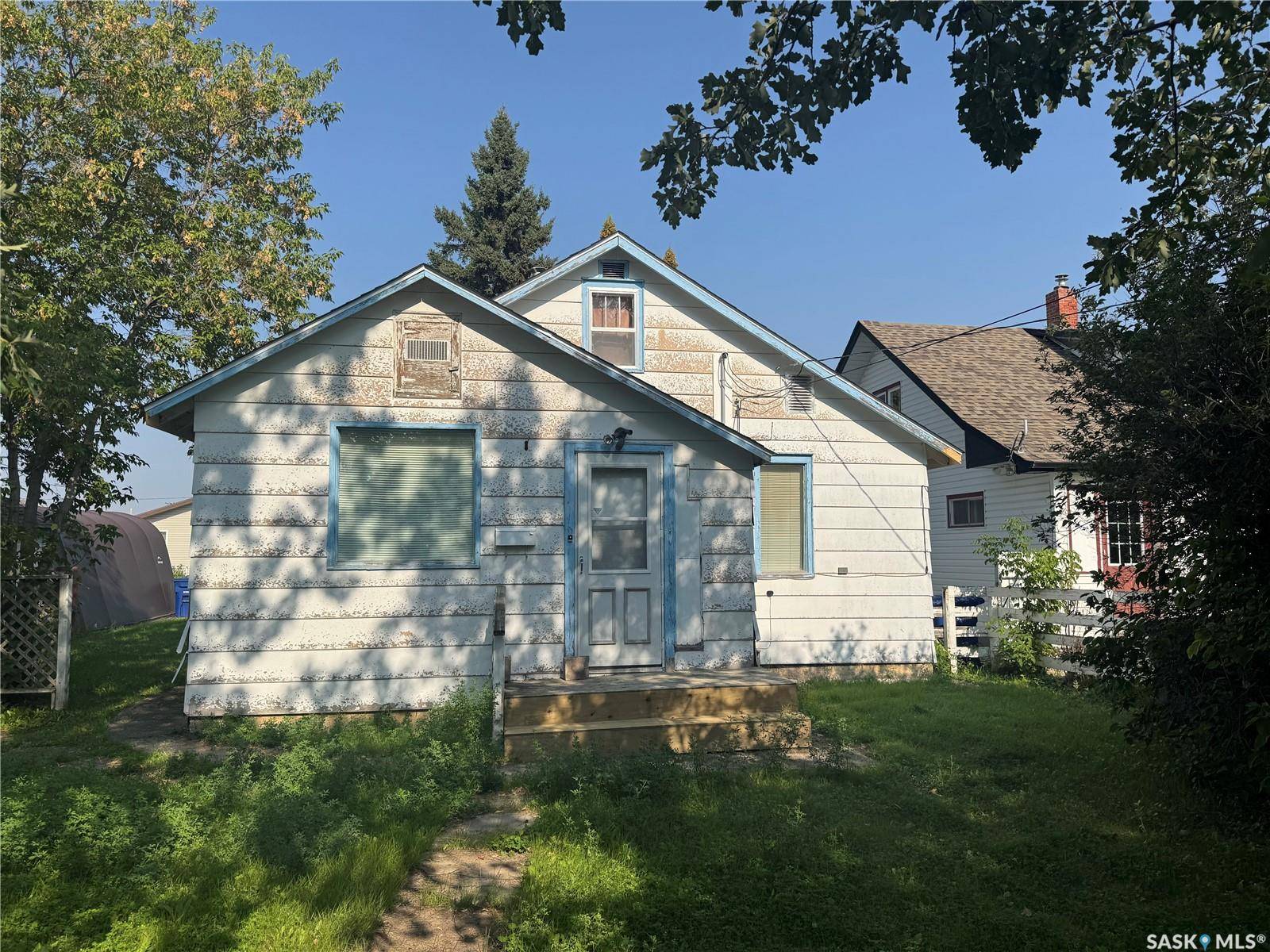 Nipawin, SK S0E 1E0,218 4th STREET W