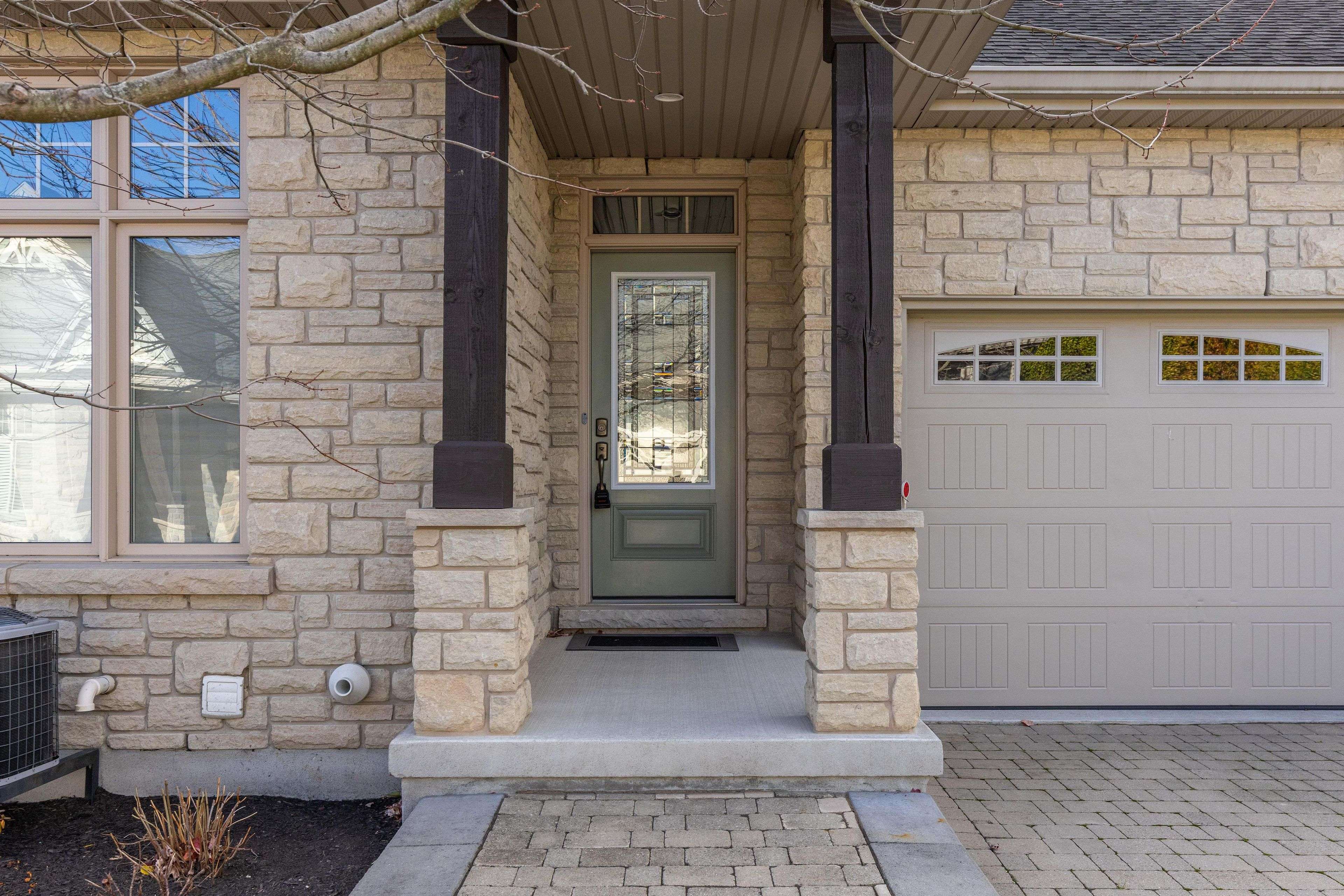 Niagara-on-the-lake, ON L0S 1J1,19 Crimson DR