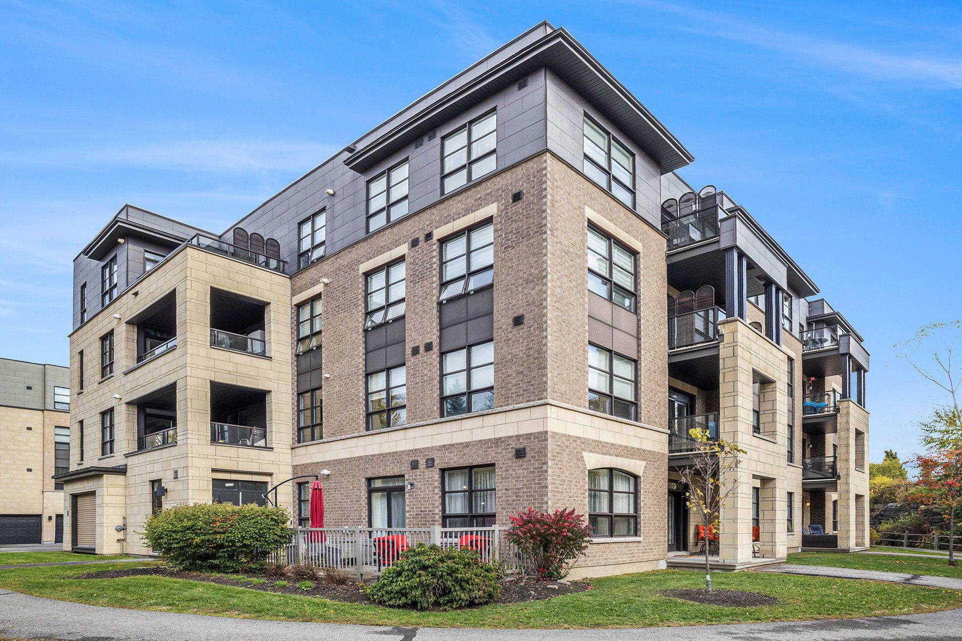 Orleans - Convent Glen And Area, ON K1C 0B1,120 Montblanc Private #101