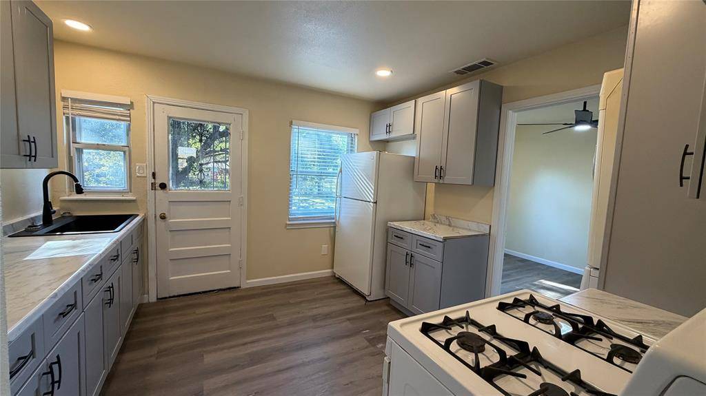 Dallas, TX 75224,530 Ryan Road