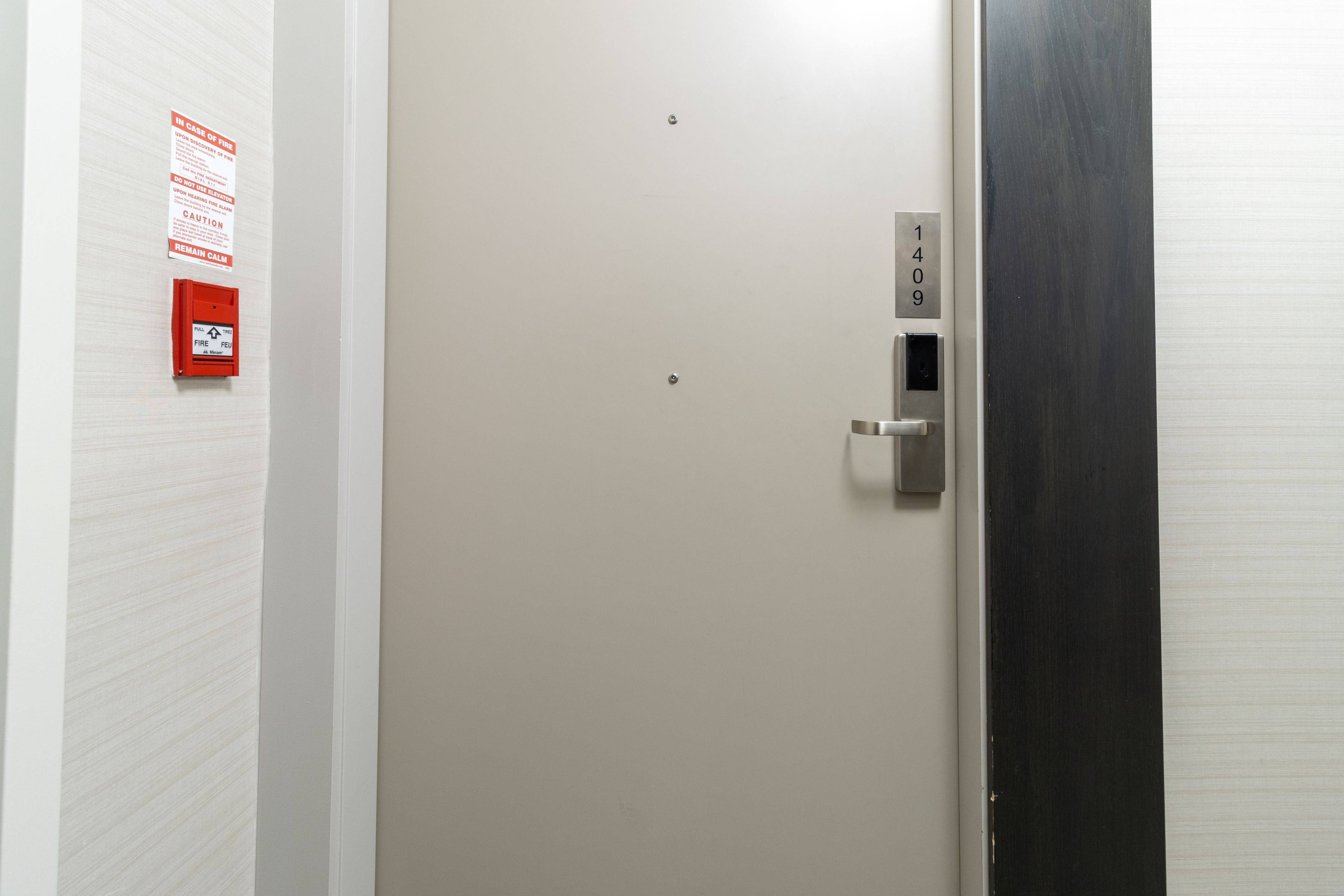 Toronto C15, ON M2J 0G7,55 Smooth Rose CT #1409