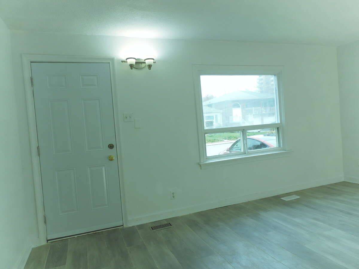 Toronto E06, ON M1L 1K7,3 Ardell AVE