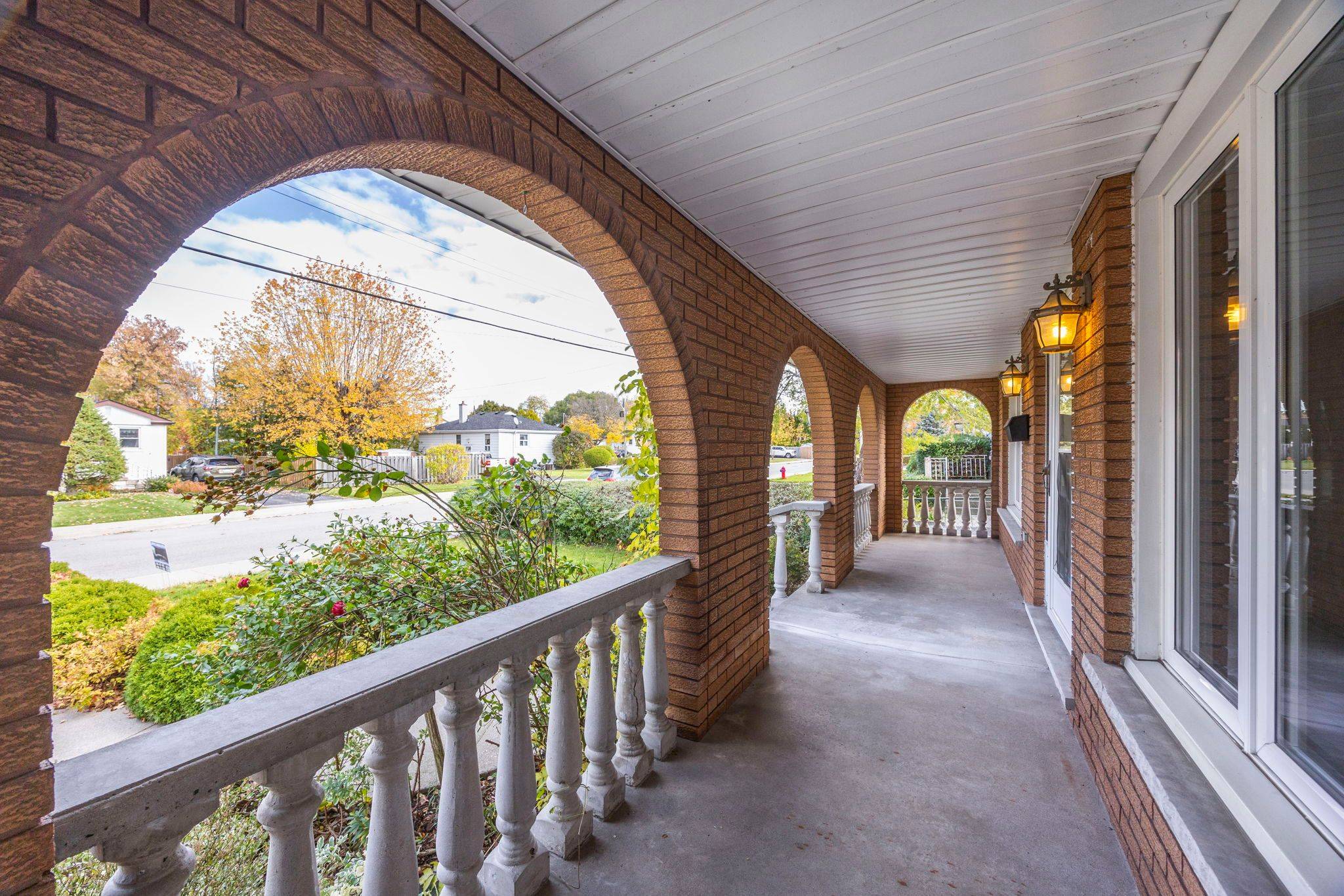 Hamilton, ON L9A 2E6,142 Norrie AVE