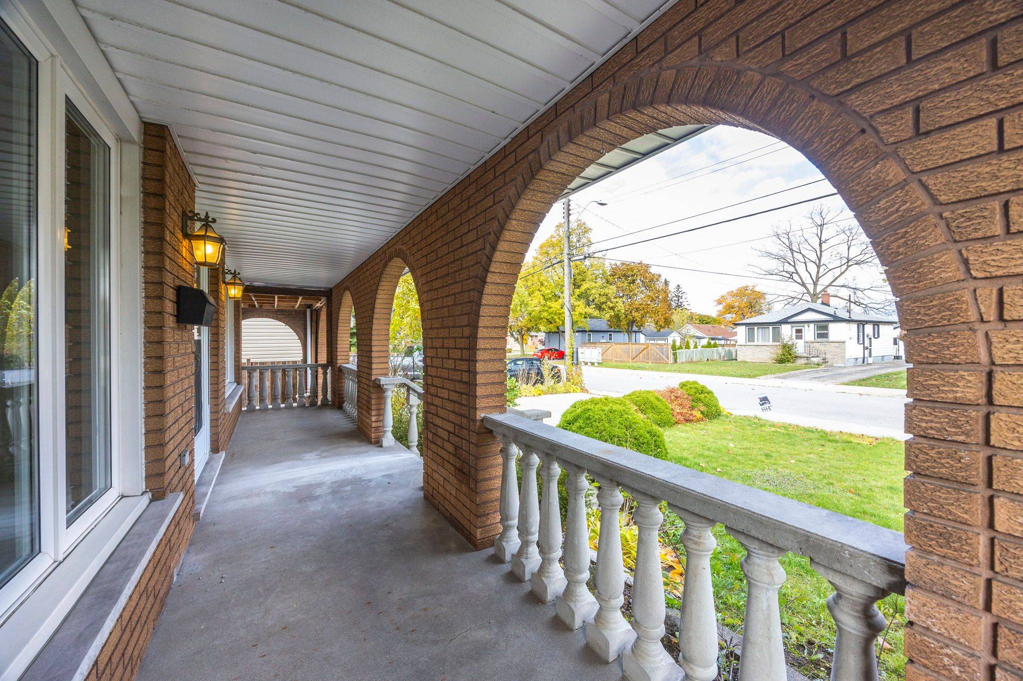 Hamilton, ON L9A 2E6,142 Norrie AVE