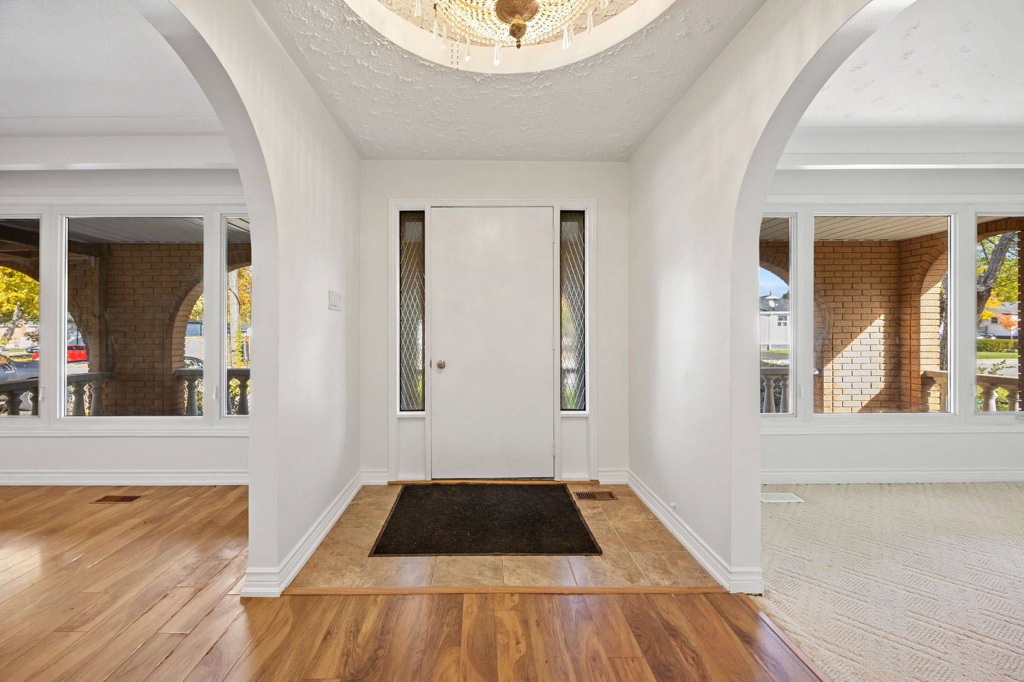 Hamilton, ON L9A 2E6,142 Norrie AVE