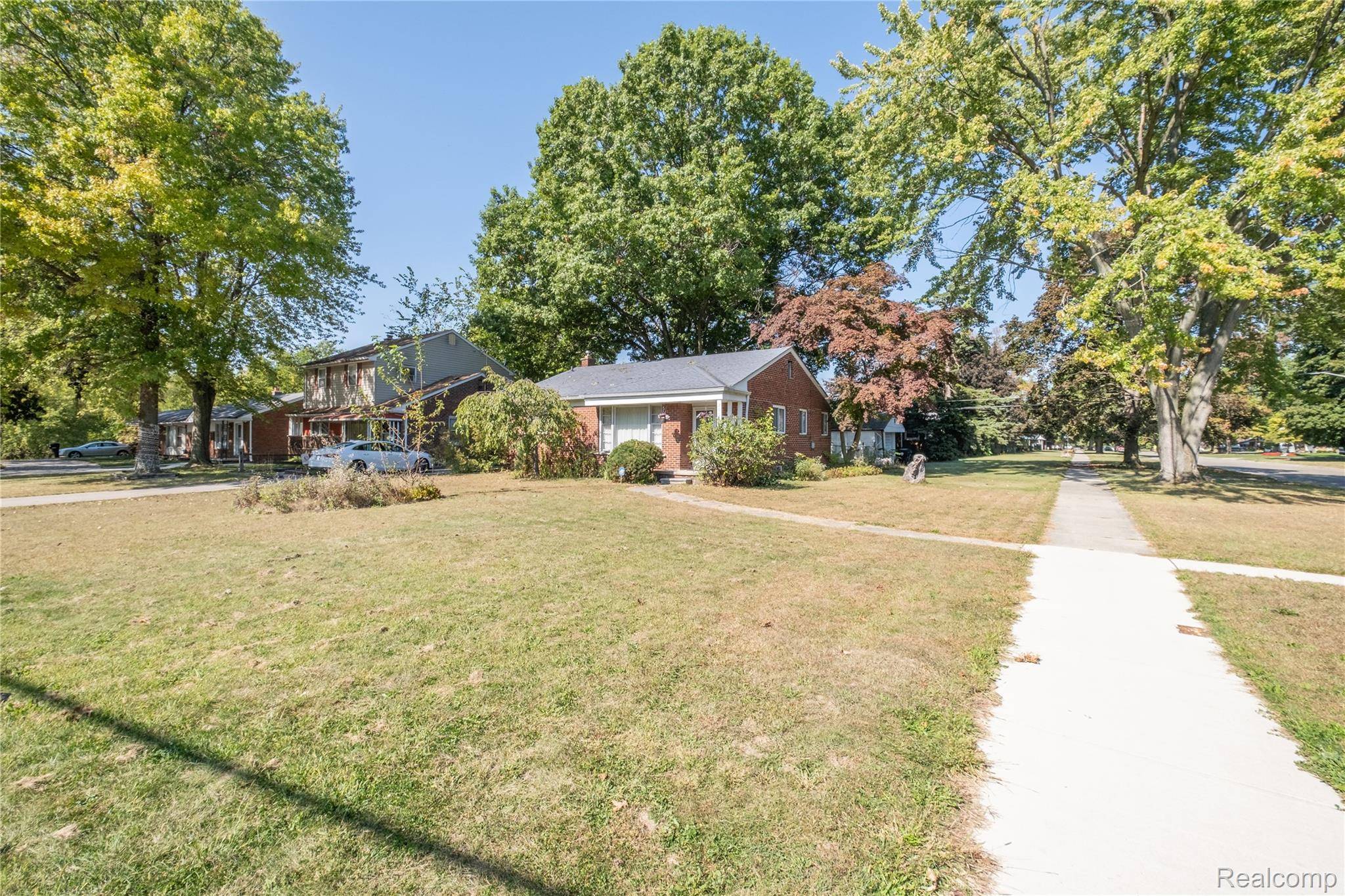 Redford, MI 48240,26610 W 6 Mile RD