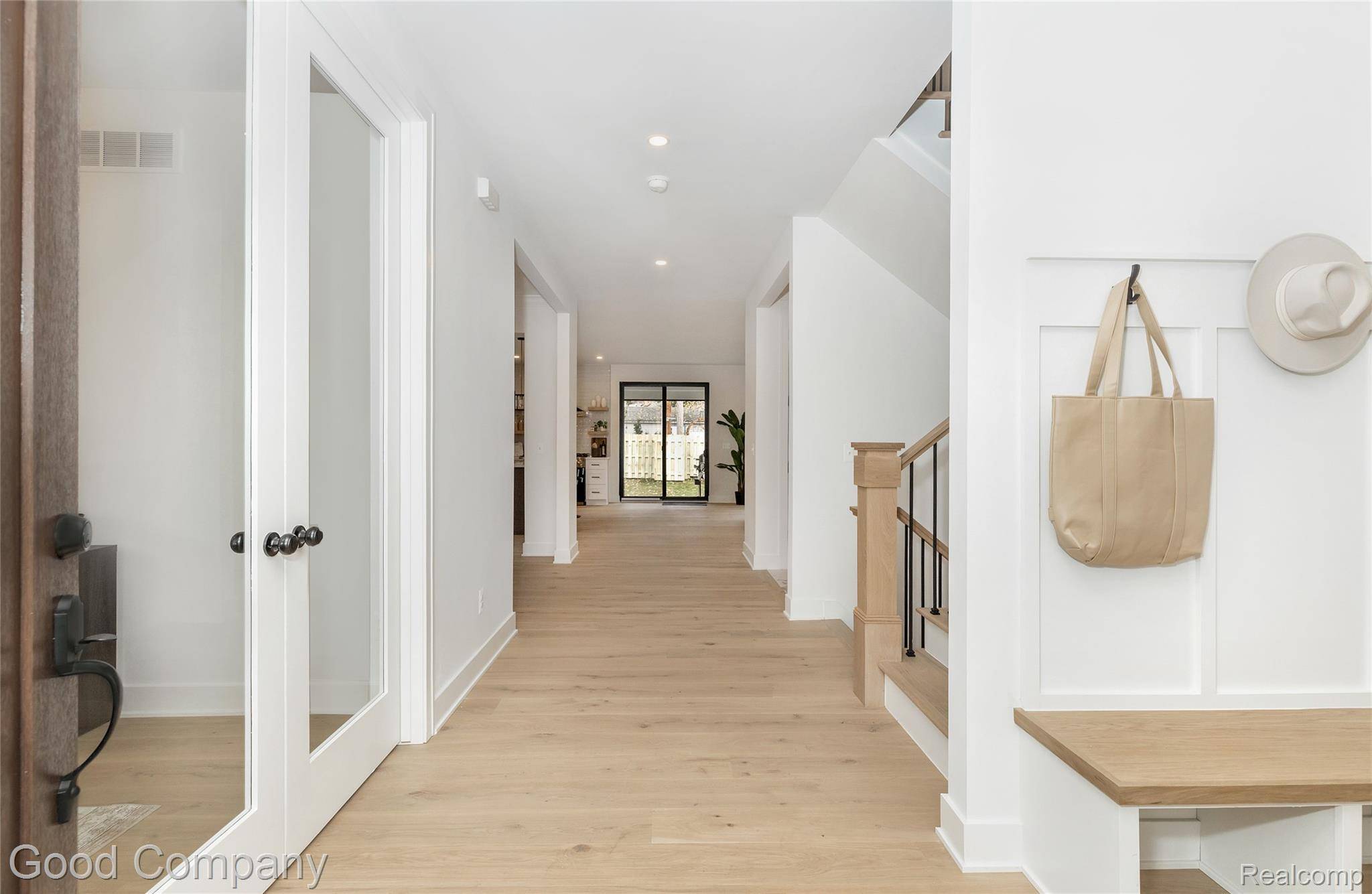 Royal Oak, MI 48073,2517 Carman AVE