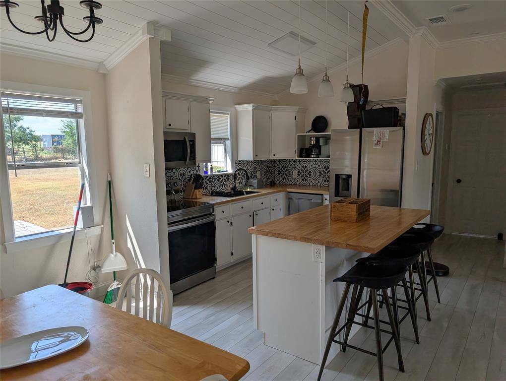 Comanche, TX 76442,1502 E Highland Avenue