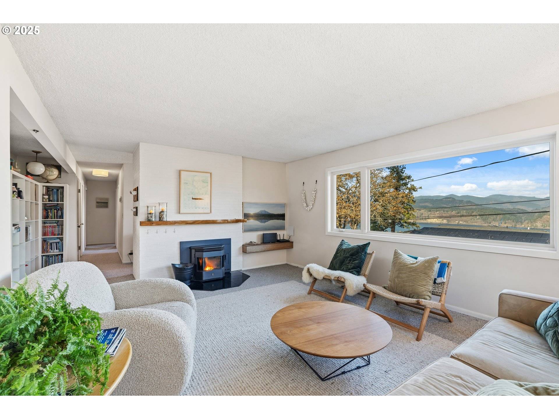 Hood River, OR 97031,401 EUGENE ST