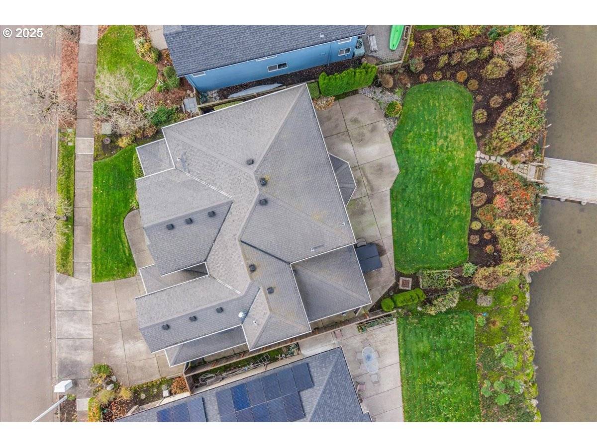 Fairview, OR 97024,21157 NE SHORE DR