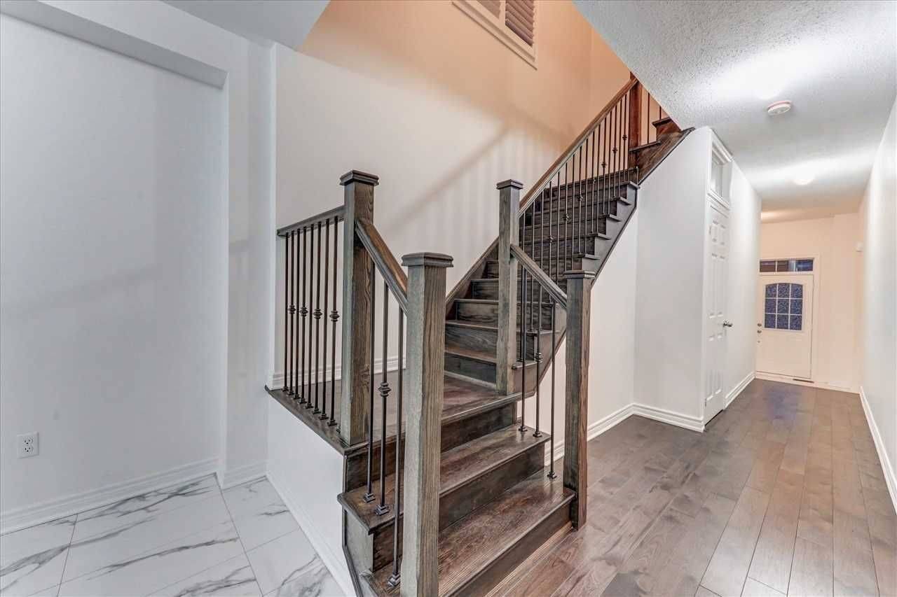 Markham, ON L3S 0E4,91 Titan TRL