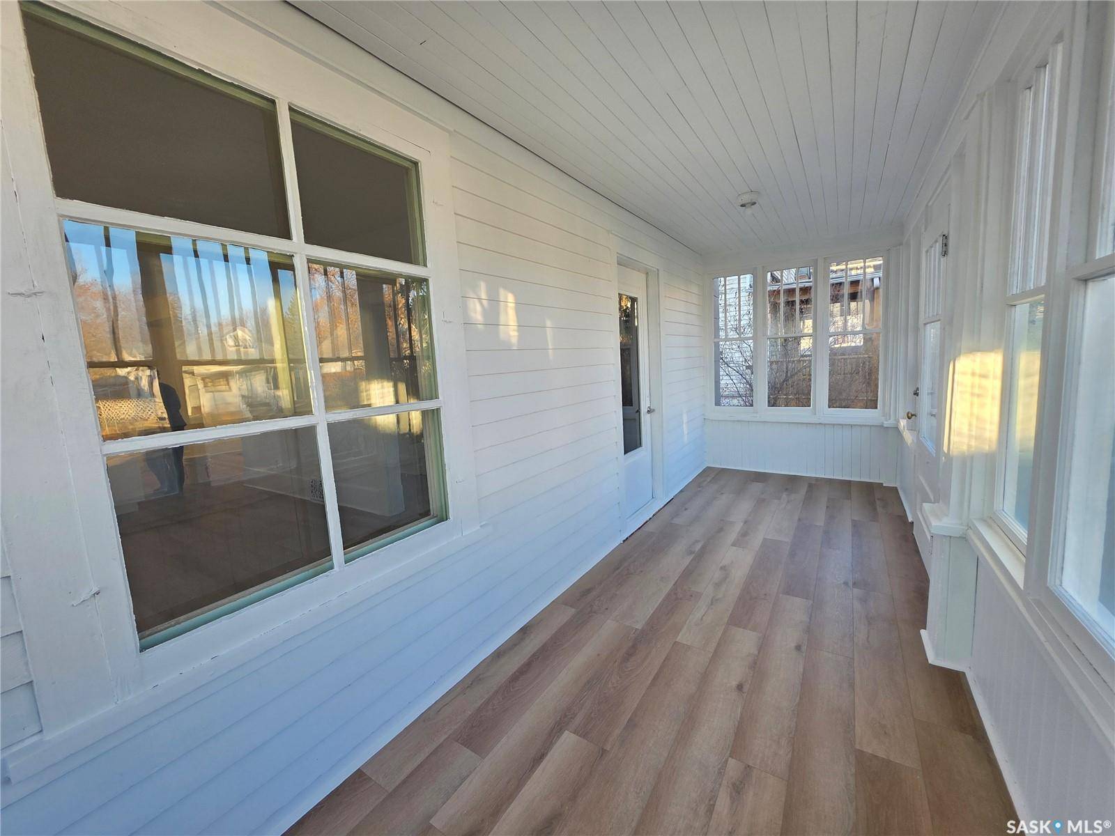 Swift Current, SK S9H 2E4,430 2nd AVENUE NE