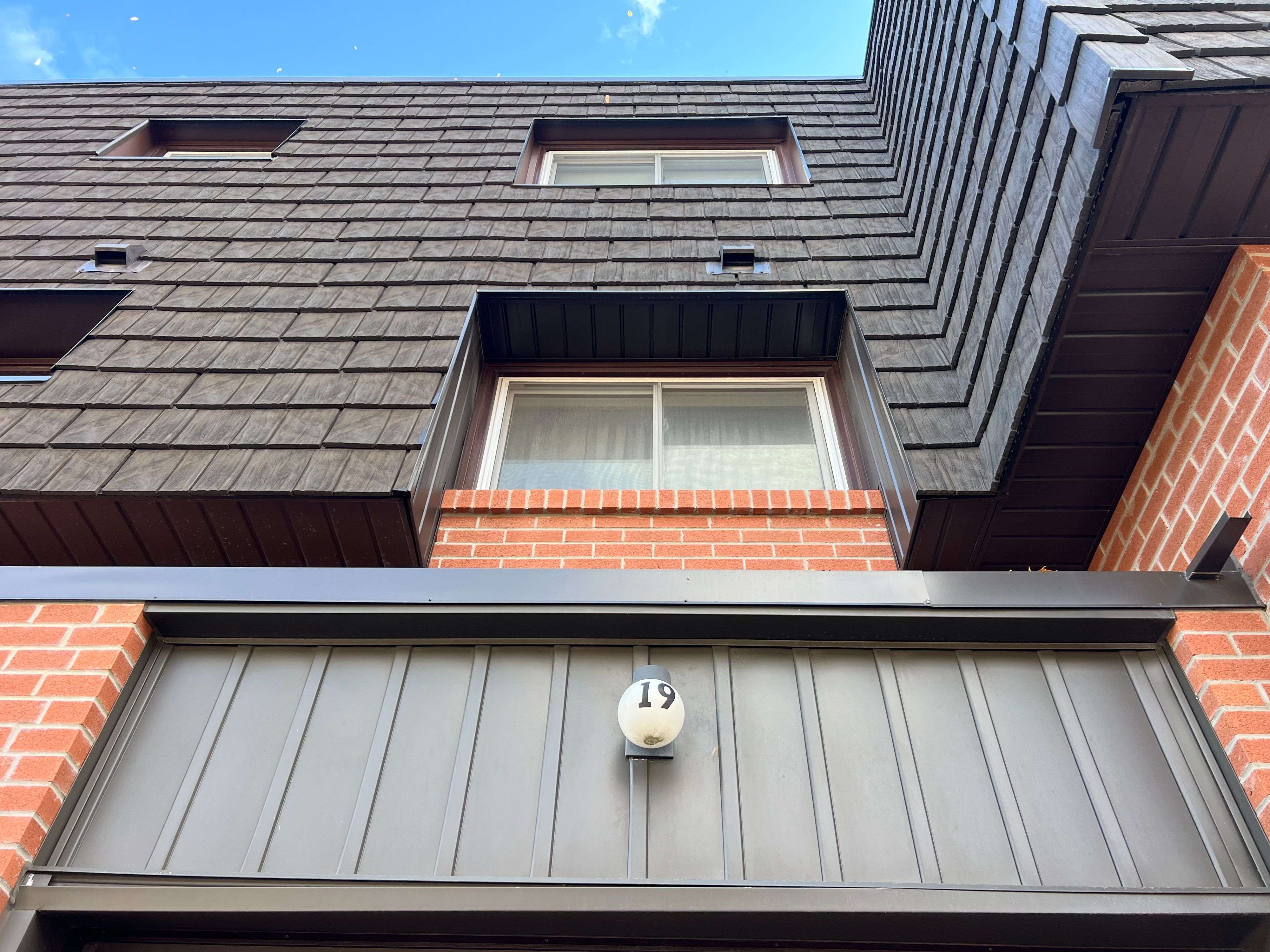 Brampton, ON L6T 1W7,19 Darras CT