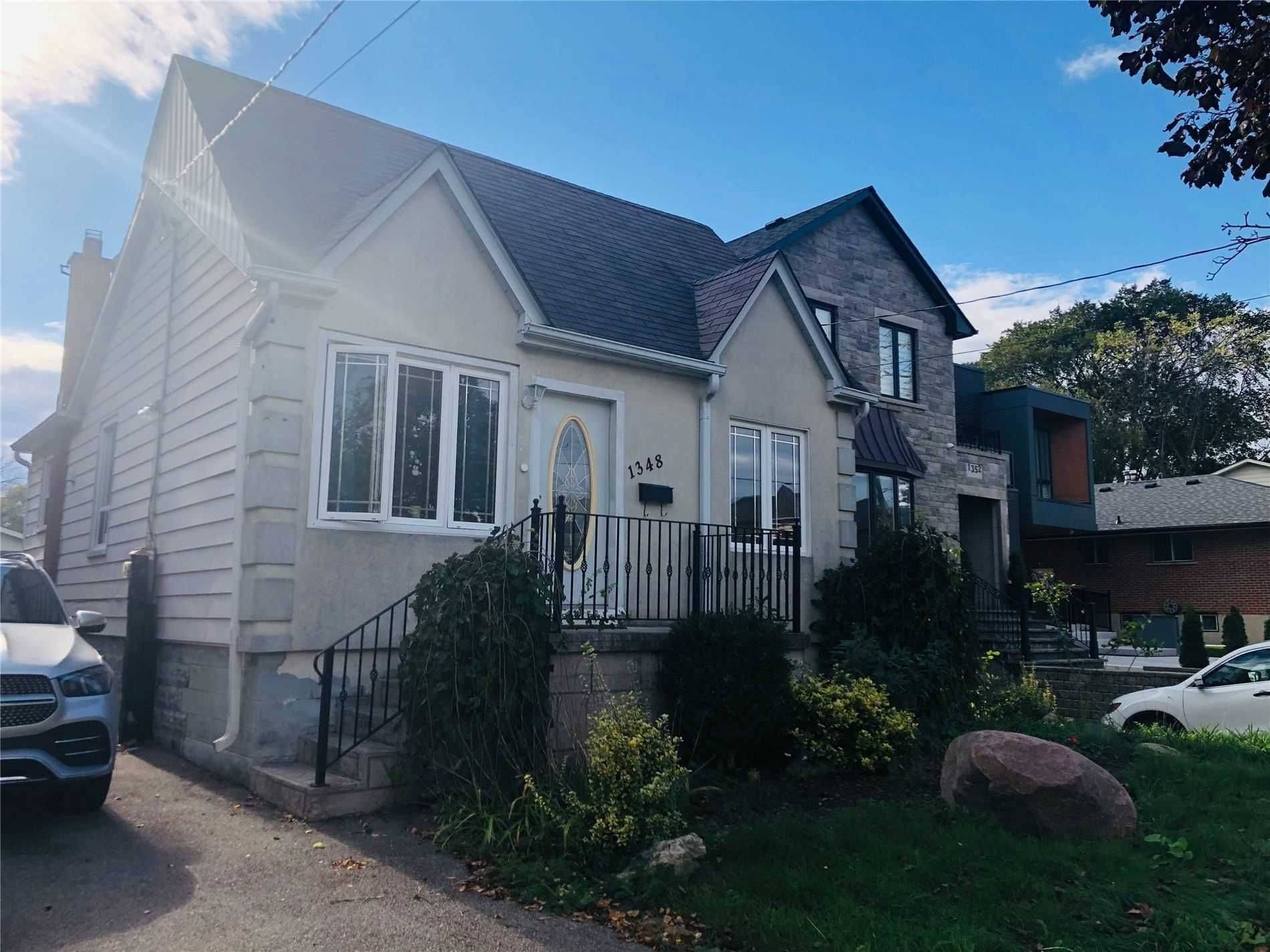 Mississauga, ON L5E 2A6,1348 Alexandra AVE