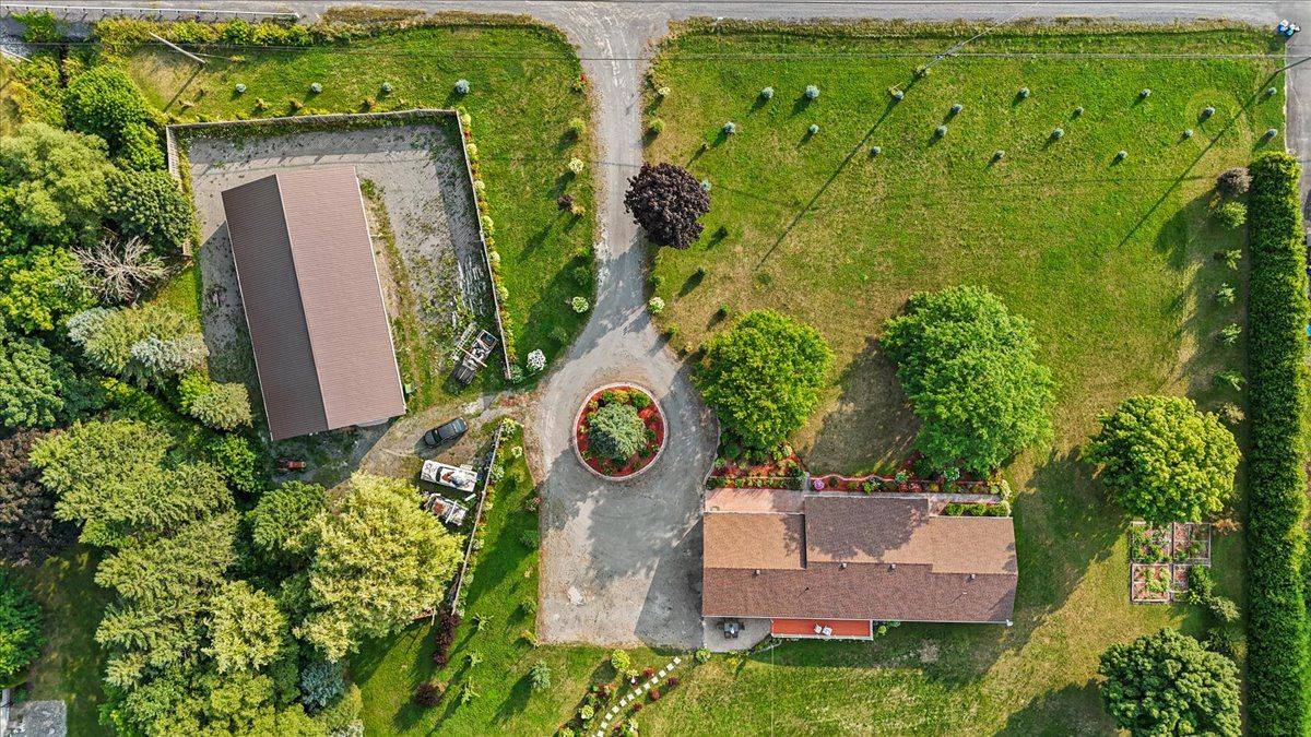 Carp - Huntley Ward, ON K0A 1L0,3382 Carp RD