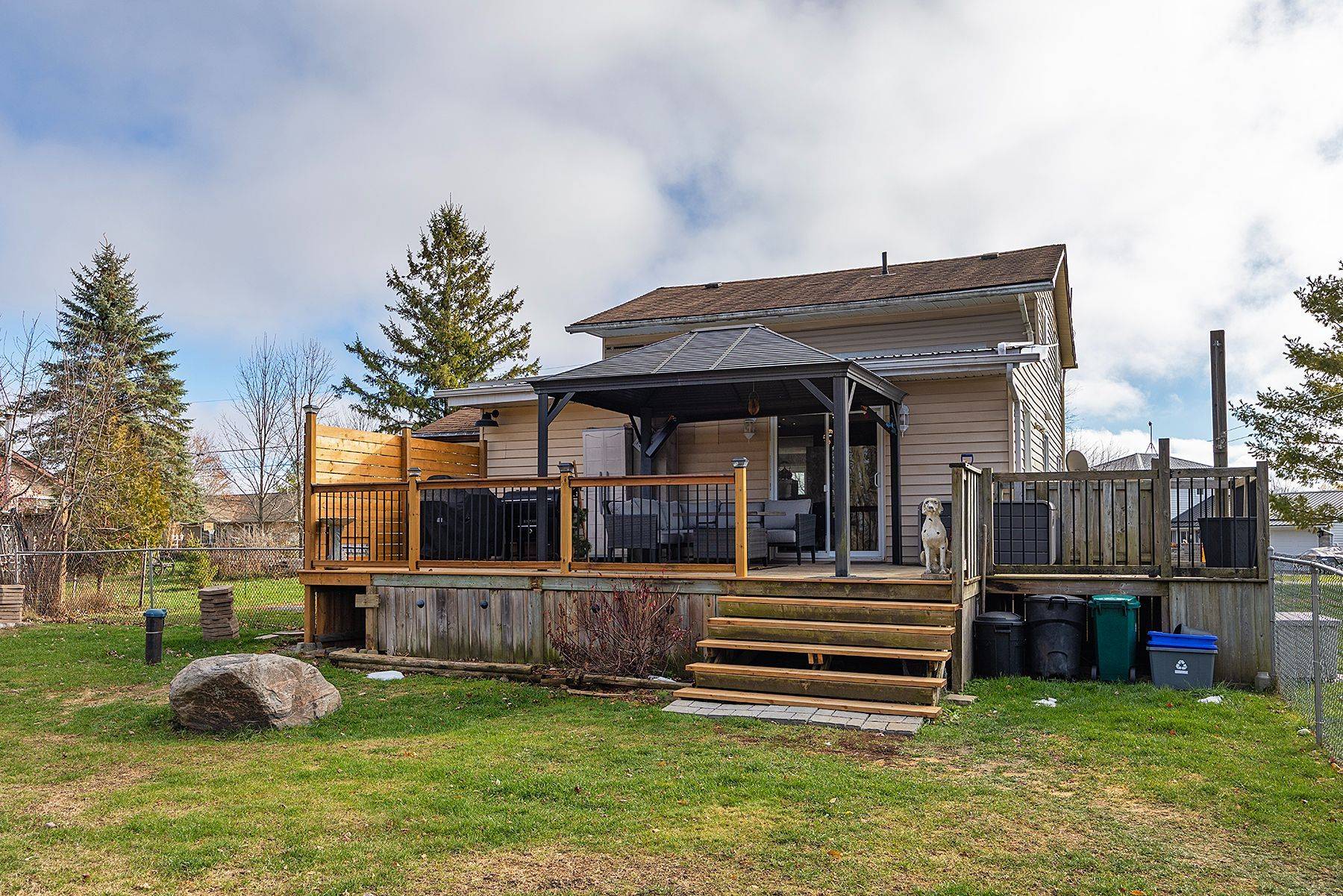 Loyalist, ON K0H 1G0,475 Absalom RD