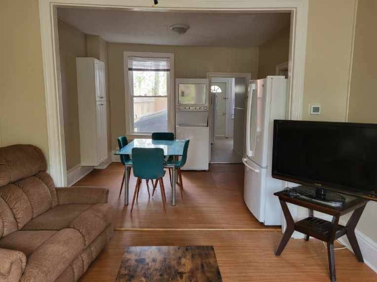 Kingston, ON K7L 3M1,75 Division ST