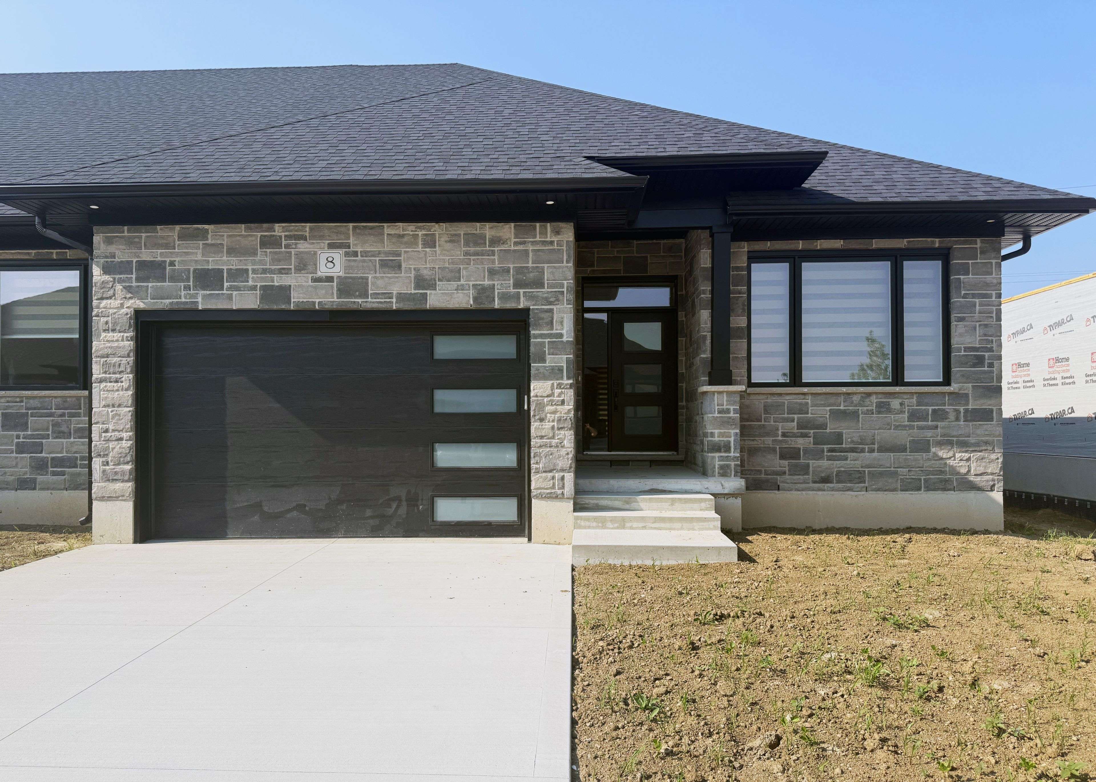 North Middlesex, ON N0M 1A0,32 Postma CRES #8