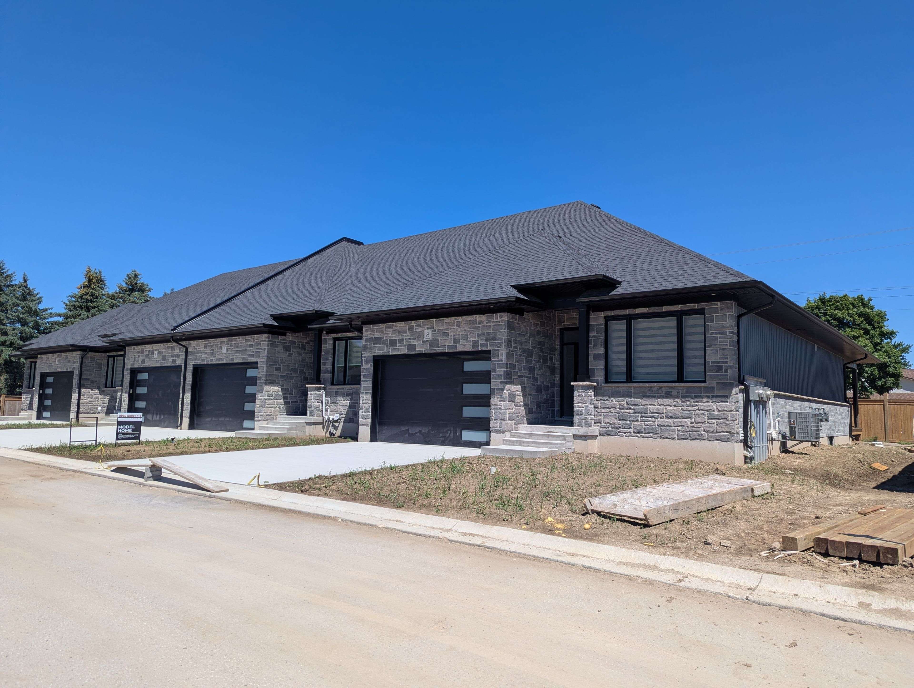 North Middlesex, ON N0M 1A0,32 Postma CRES #8